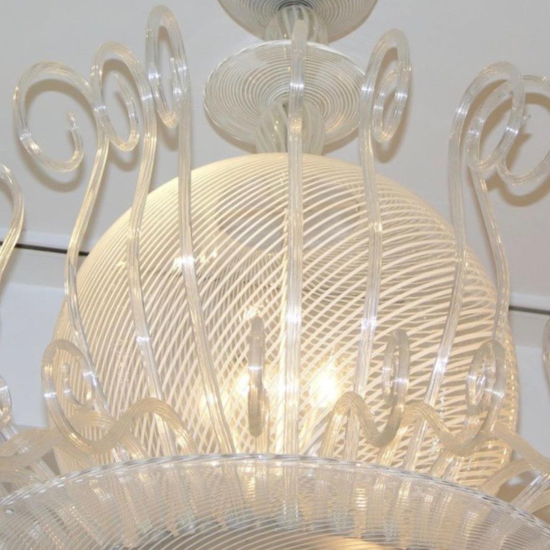 Seguso 1950 Italian Vintage White & Crystal Clear Murano Glass Chandelier In Excellent Condition For Sale In New York, NY