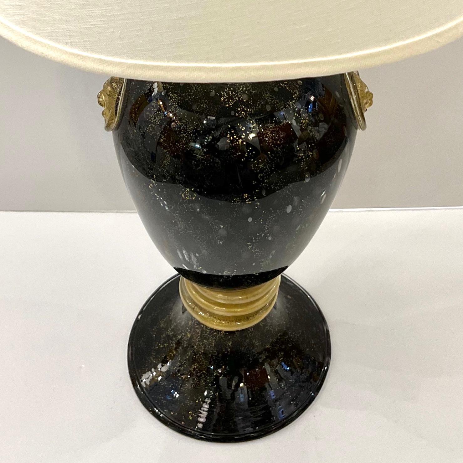 Seguso 1960s Italian Pair of Vintage Black and Gold Murano Glass Urn Shape Lamps 5