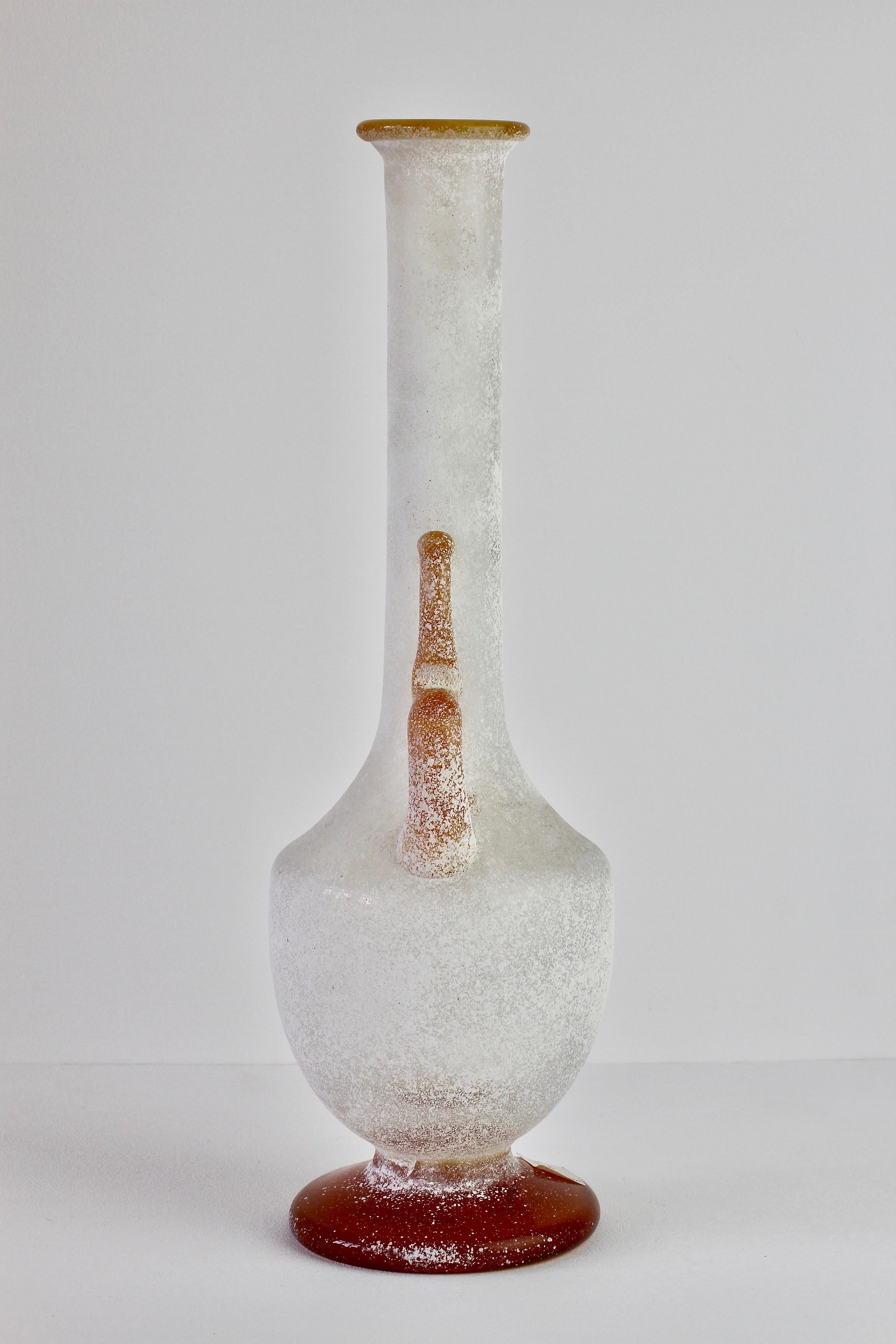 Mid-Century Modern Vintage Seguso Vetri D'Arte Amber and White 'a Scavo' Murano Glass Vase For Sale