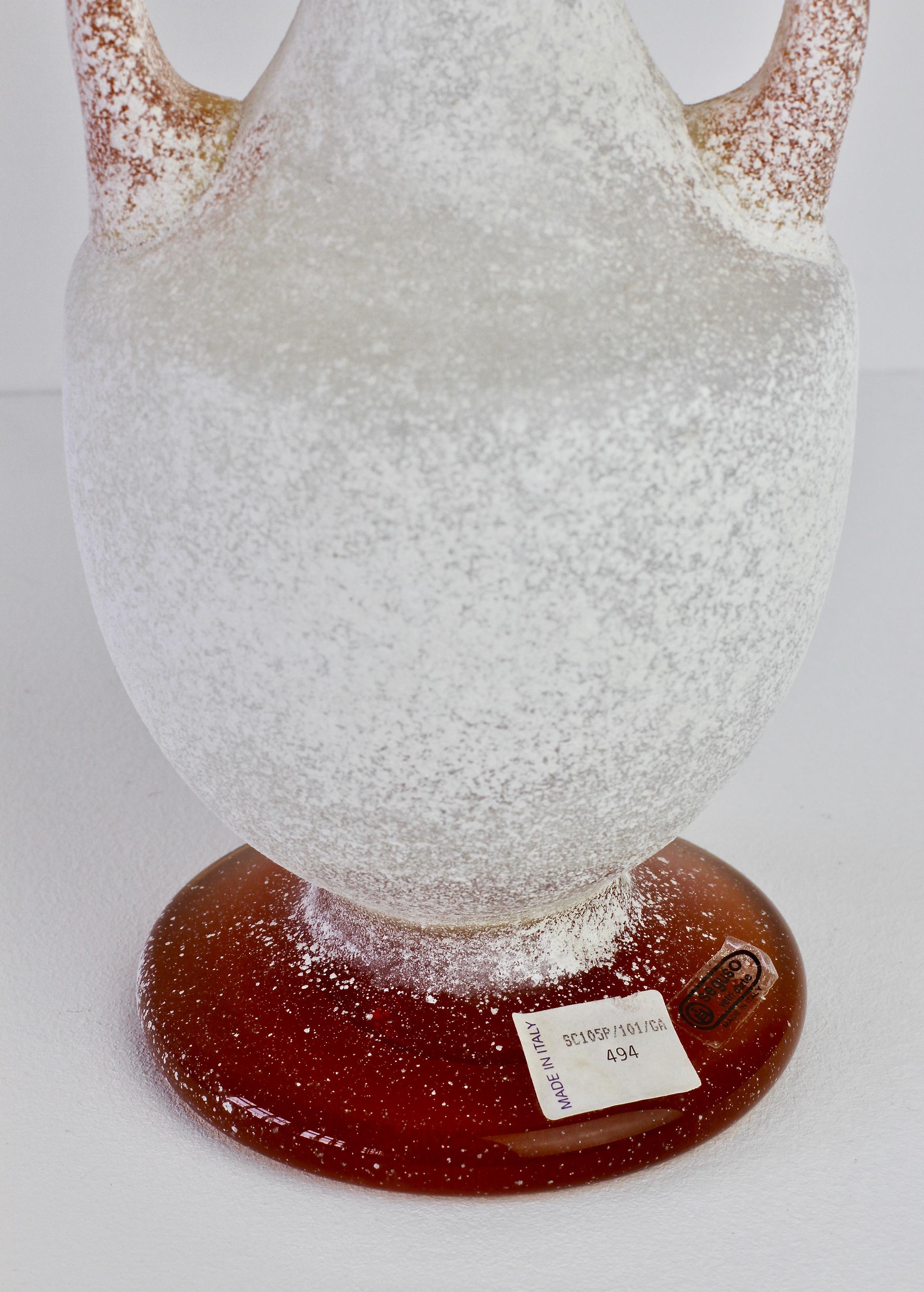 Vintage Seguso Vetri D'Arte Amber and White 'a Scavo' Murano Glass Vase For Sale 1
