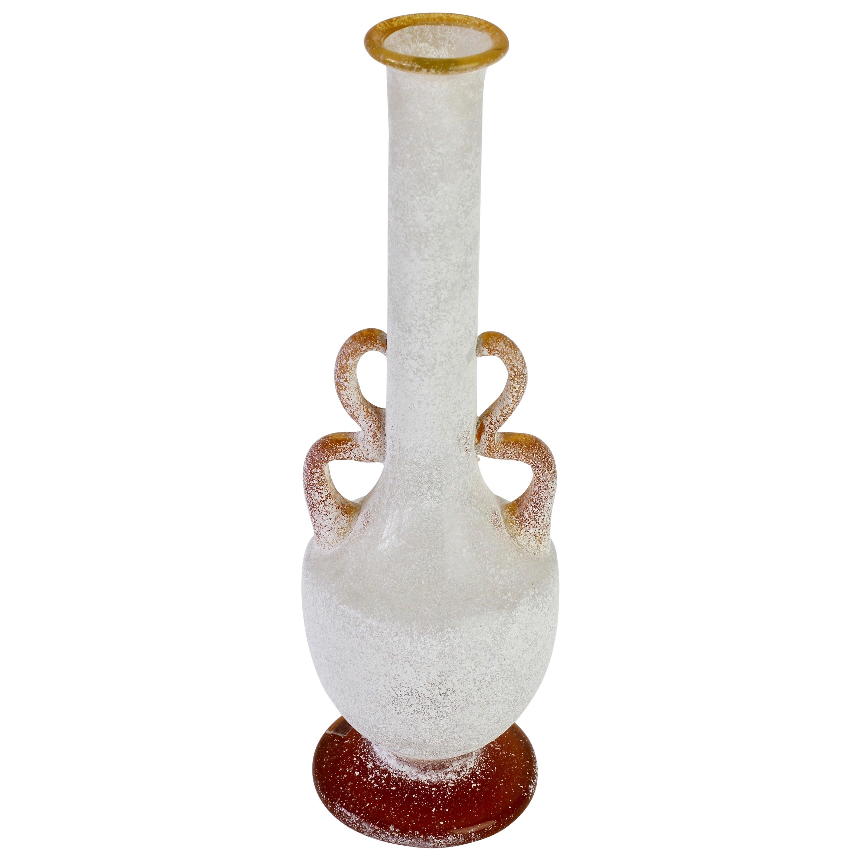 Vieux vase en verre de Murano « a Scavo » en ambre et blanc Seguso Vetri D'Arte
