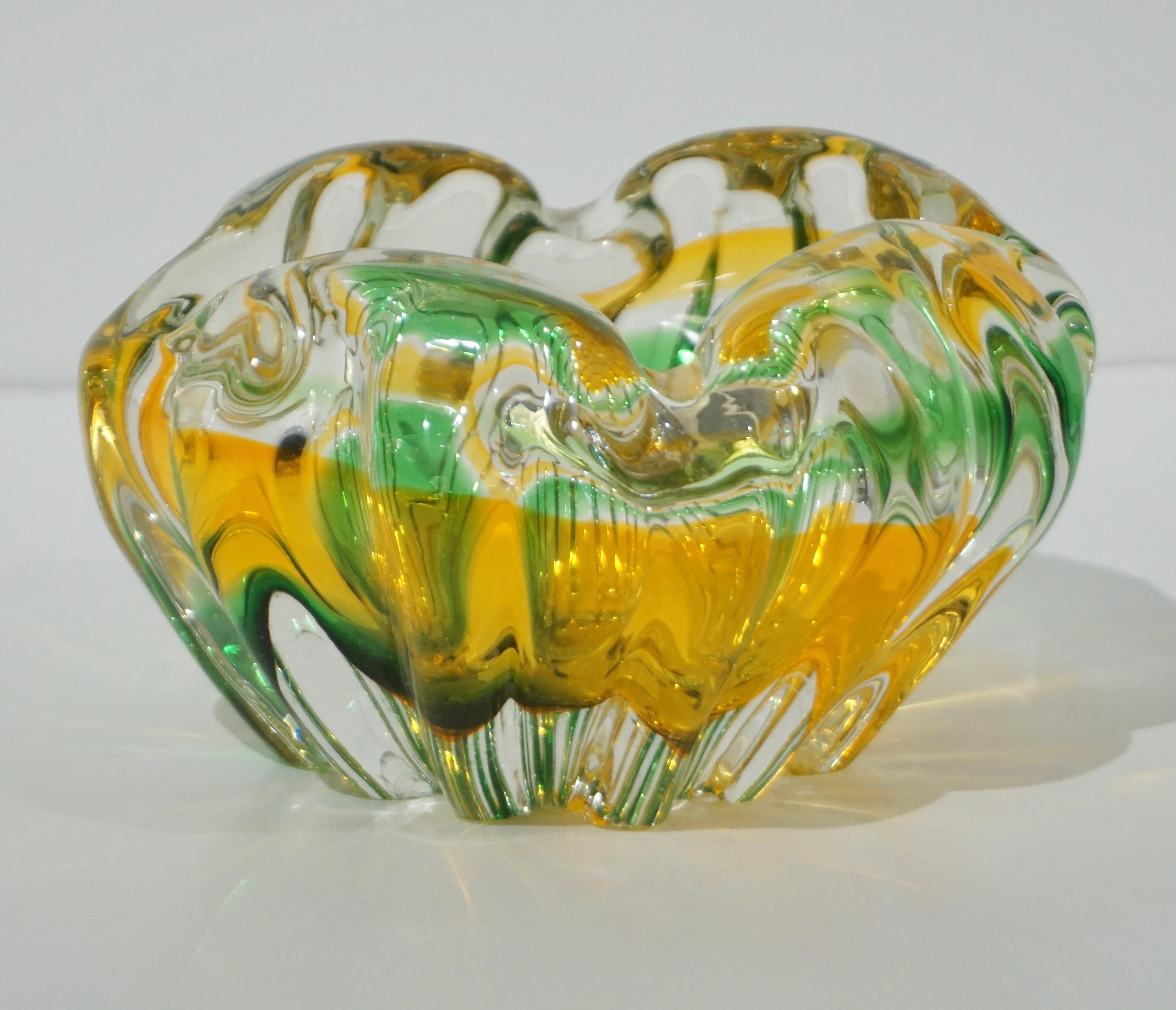 Italian Seguso Attributed 1930s Green Yellow Crystal Murano Art Glass Small Bowls