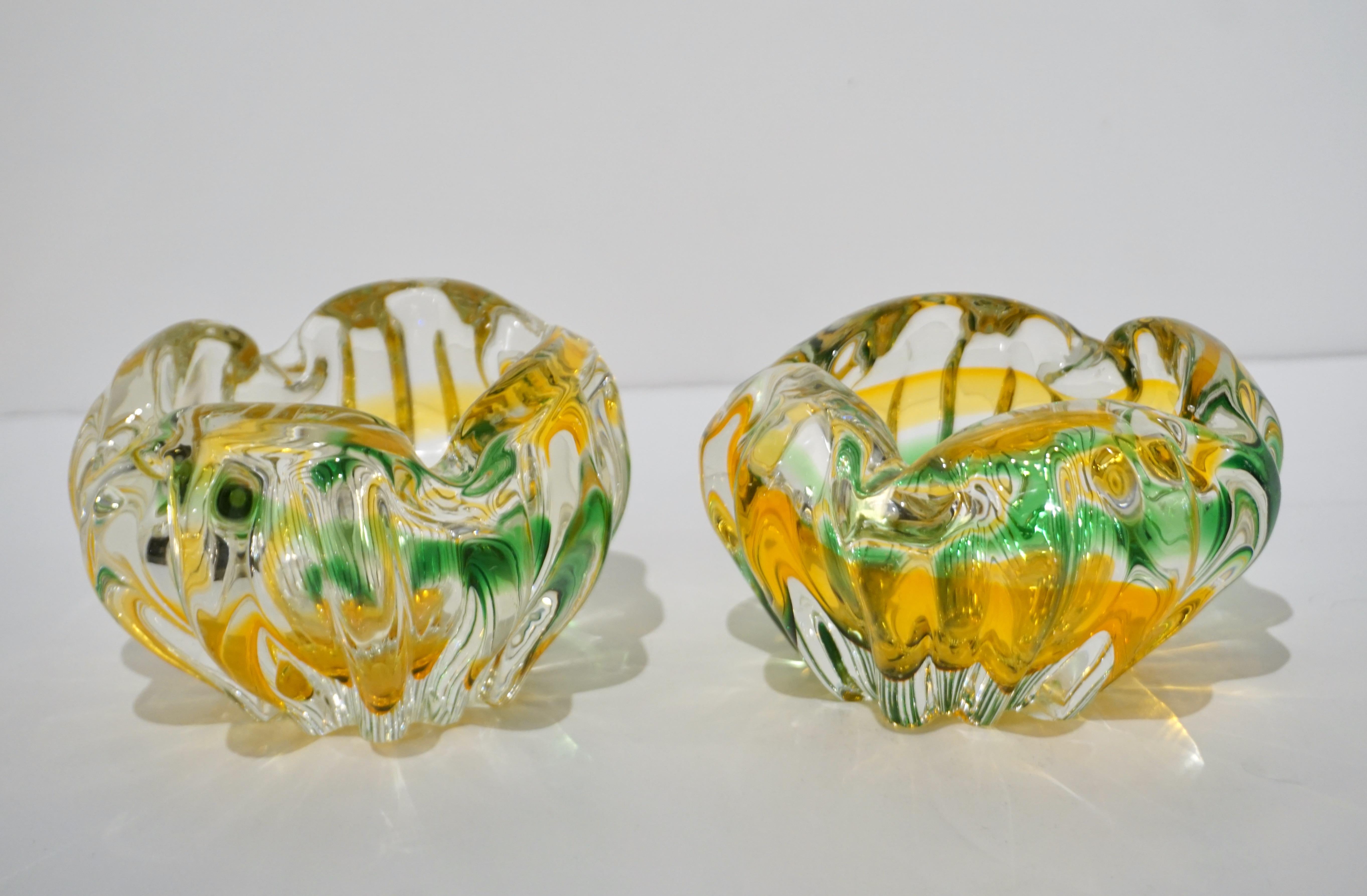 Hand-Crafted Seguso Attributed 1930s Green Yellow Crystal Murano Art Glass Small Bowls