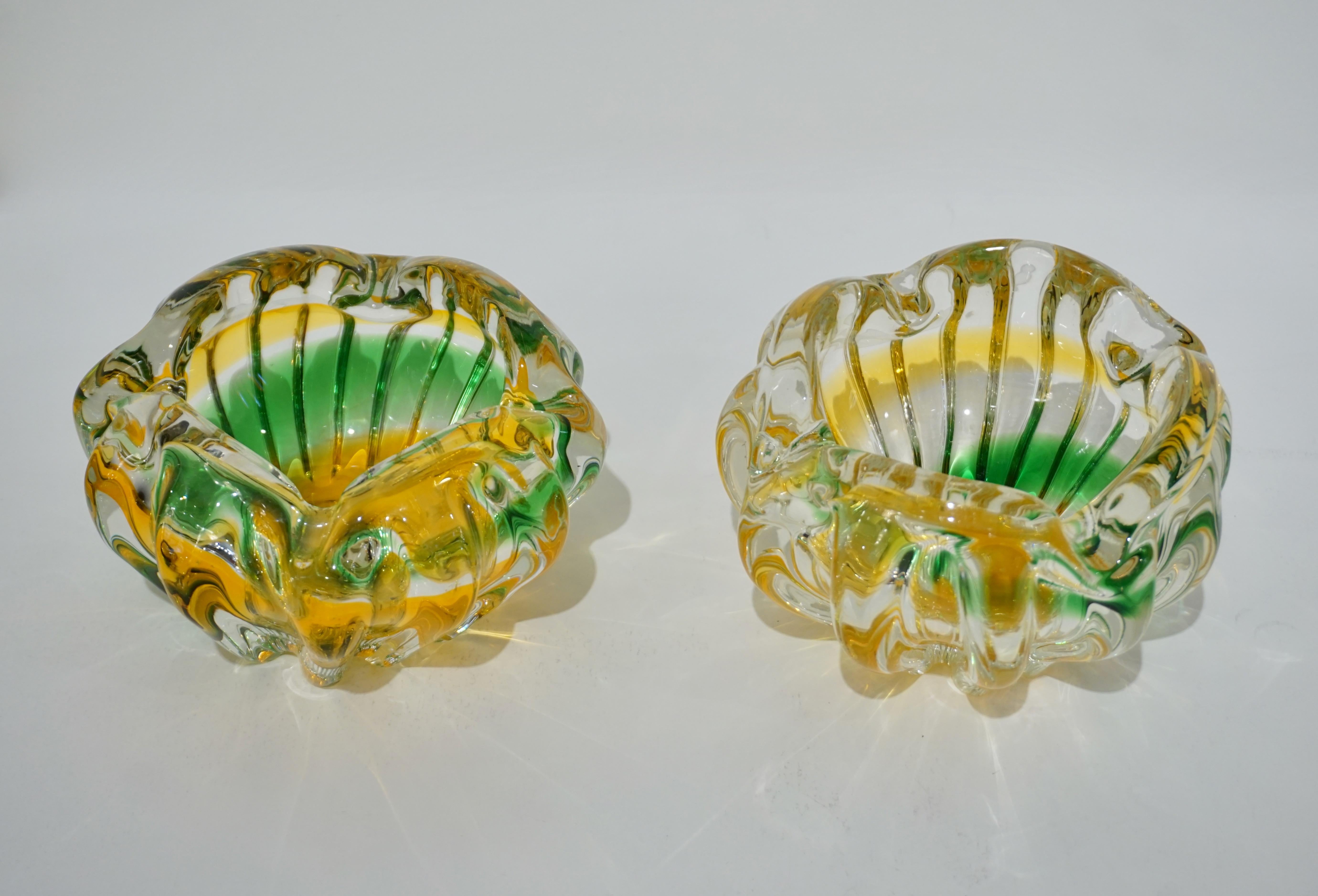 Seguso Attributed 1930s Green Yellow Crystal Murano Art Glass Small Bowls In Good Condition In New York, NY
