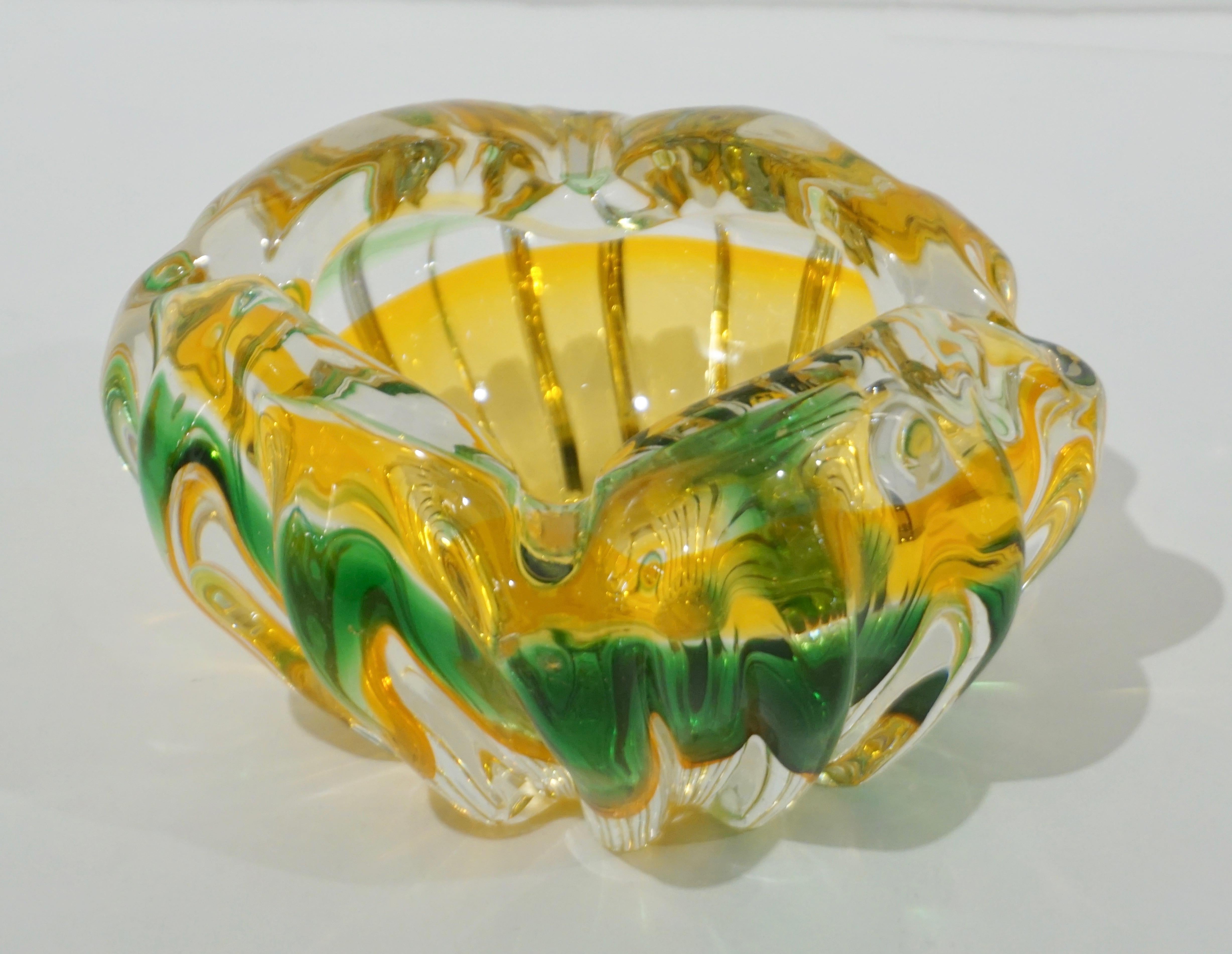 Seguso Attributed 1930s Green Yellow Crystal Murano Art Glass Small Bowls 1