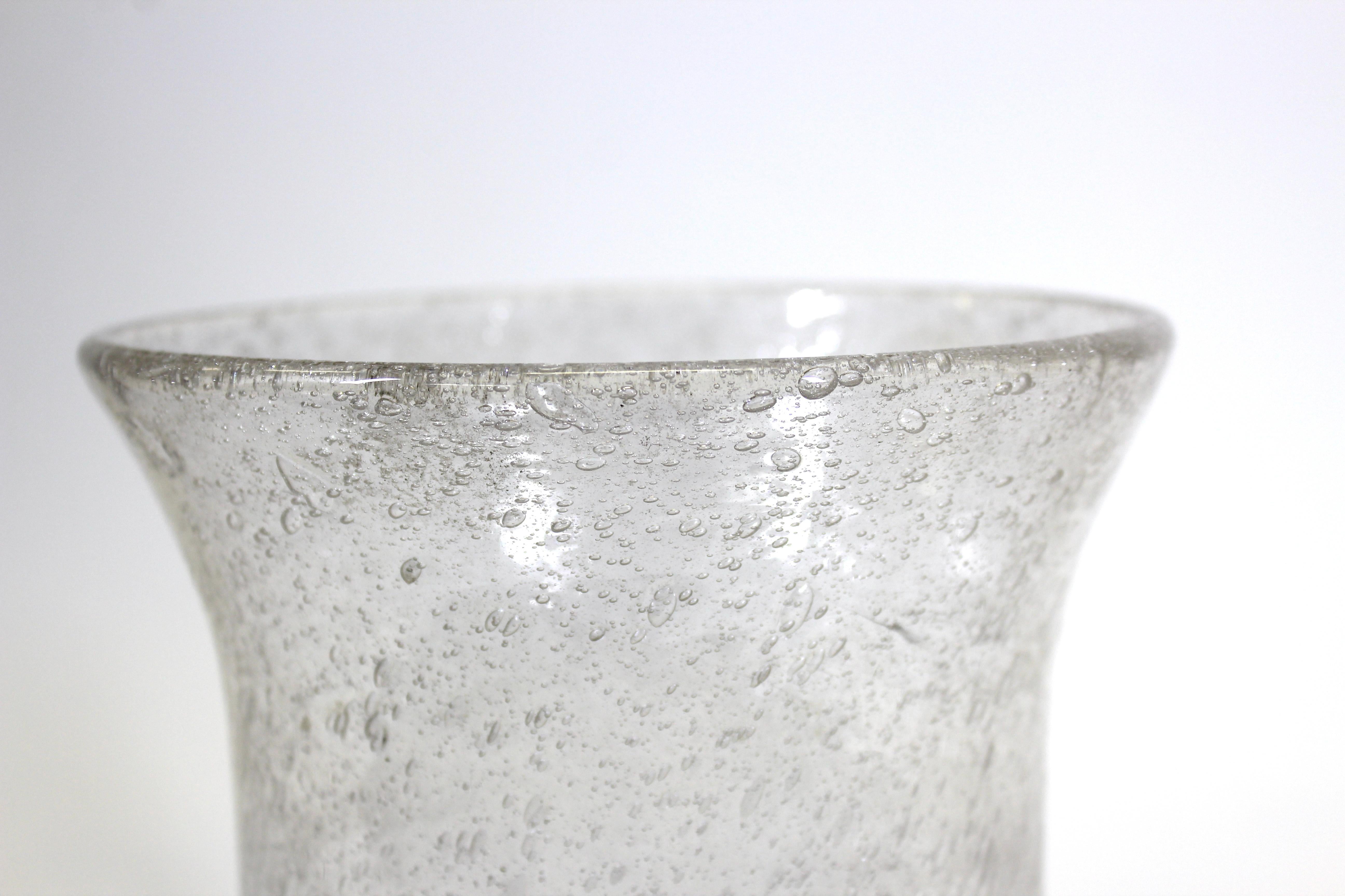 Seguso Attributed Italian Pulegoso Glass Vase In Good Condition In Astoria, NY