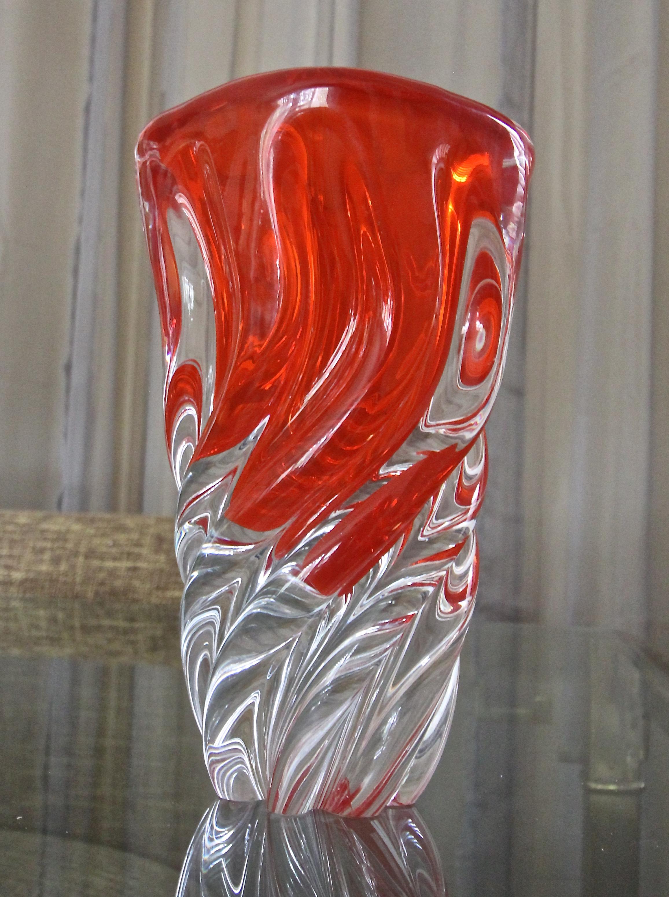 Late 20th Century Seguso Blood Orange Twisted Glass Murano Vase For Sale