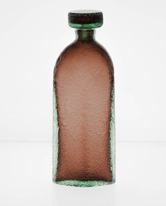 Seguso bottle and stopper, Corroso over Green Amethyst incamiciato Murano Glass
