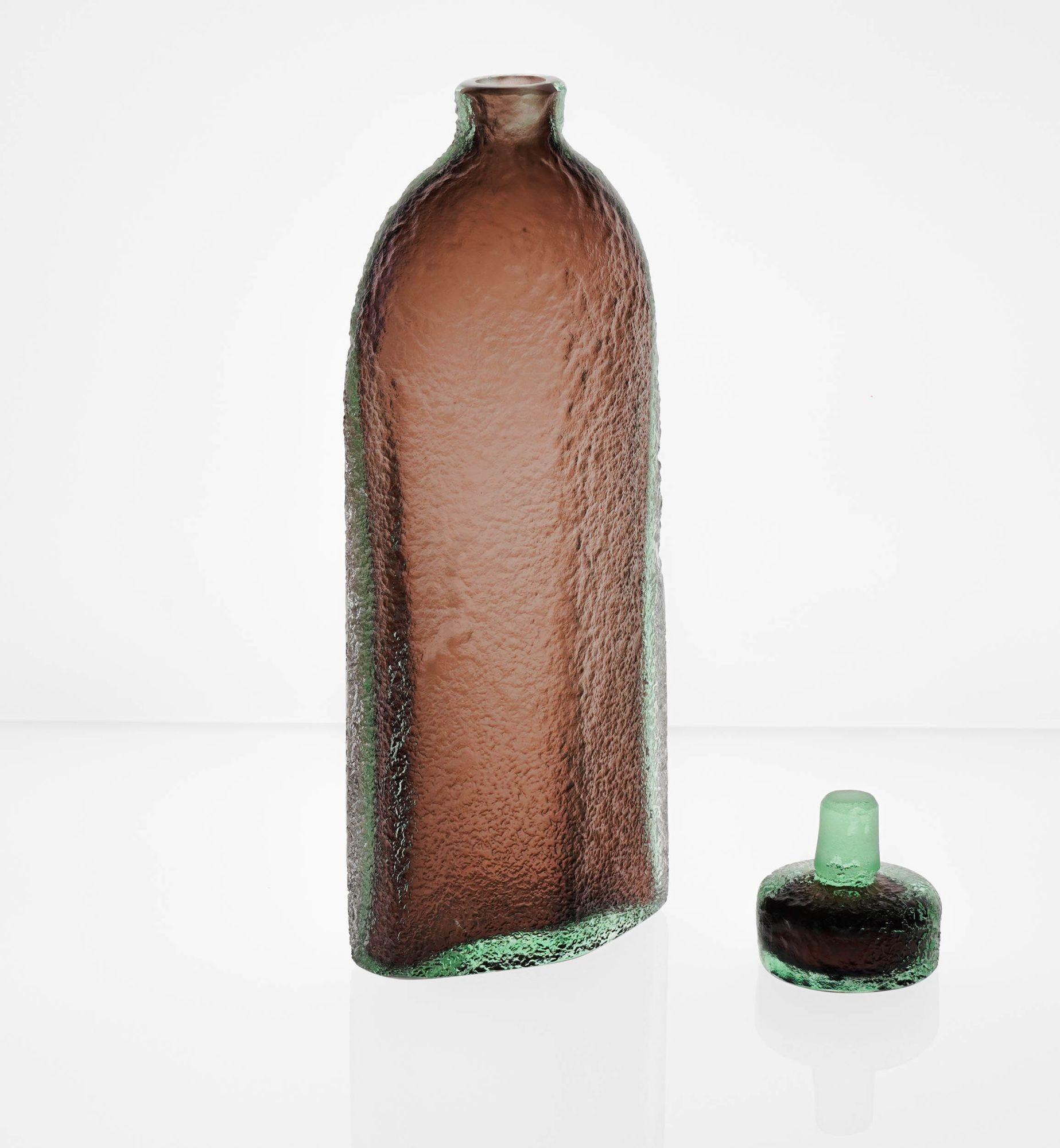 Brutalismo Bottiglia e tappo Seguso, vetro di Murano incamiciato Corroso su Greene & Greene Ametista in vendita