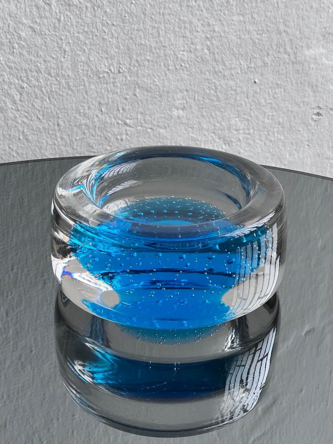 Mid-Century Modern Seguso bowl, blue and clear Sommerso Murano glass, decorative sculpture For Sale