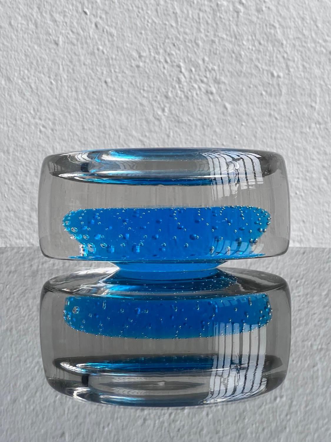 Glass Seguso bowl, blue and clear Sommerso Murano glass, decorative sculpture For Sale