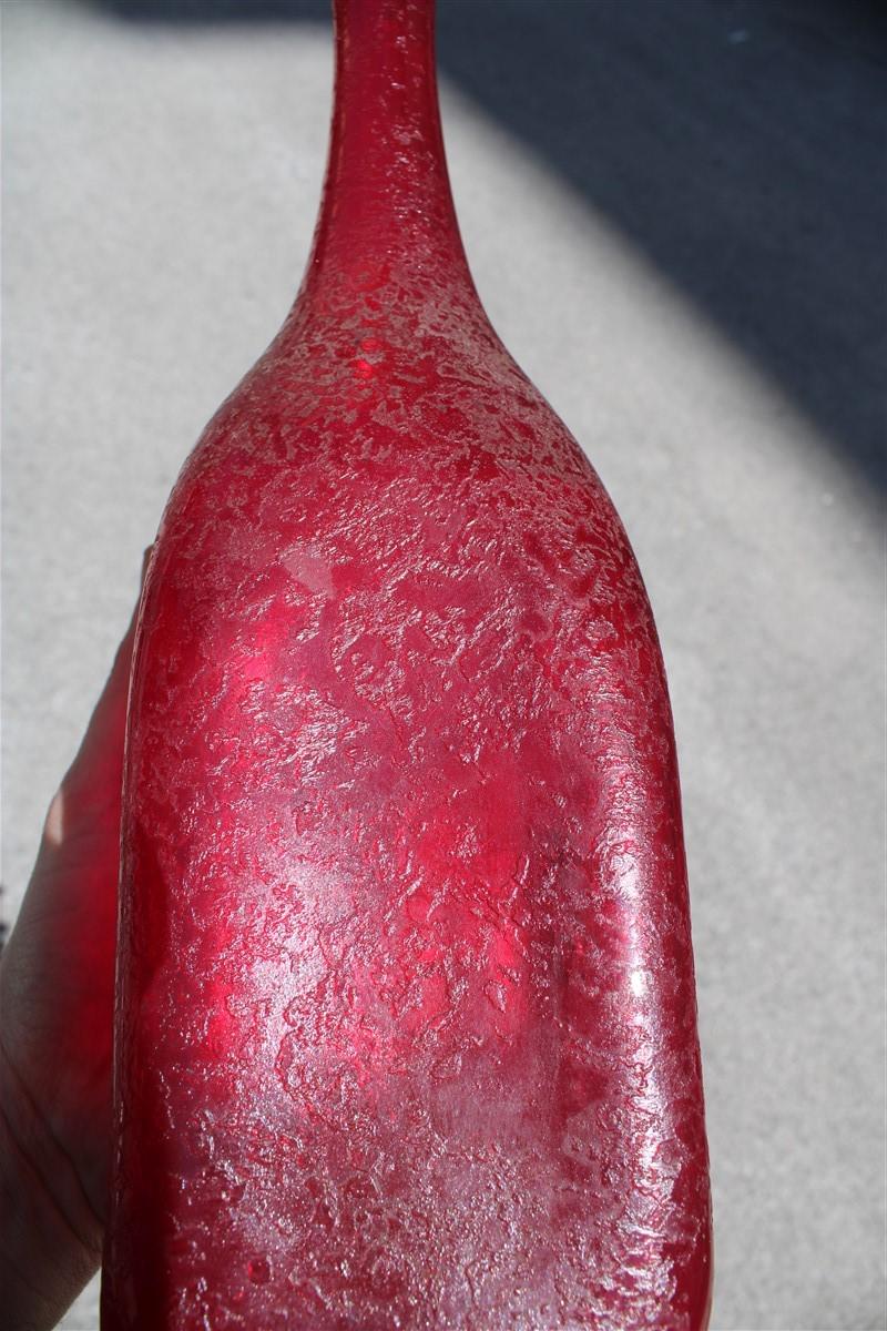 Seguso Corroded Cobalt Red Vase in the Shape of a Bottle, 1960s For Sale 1