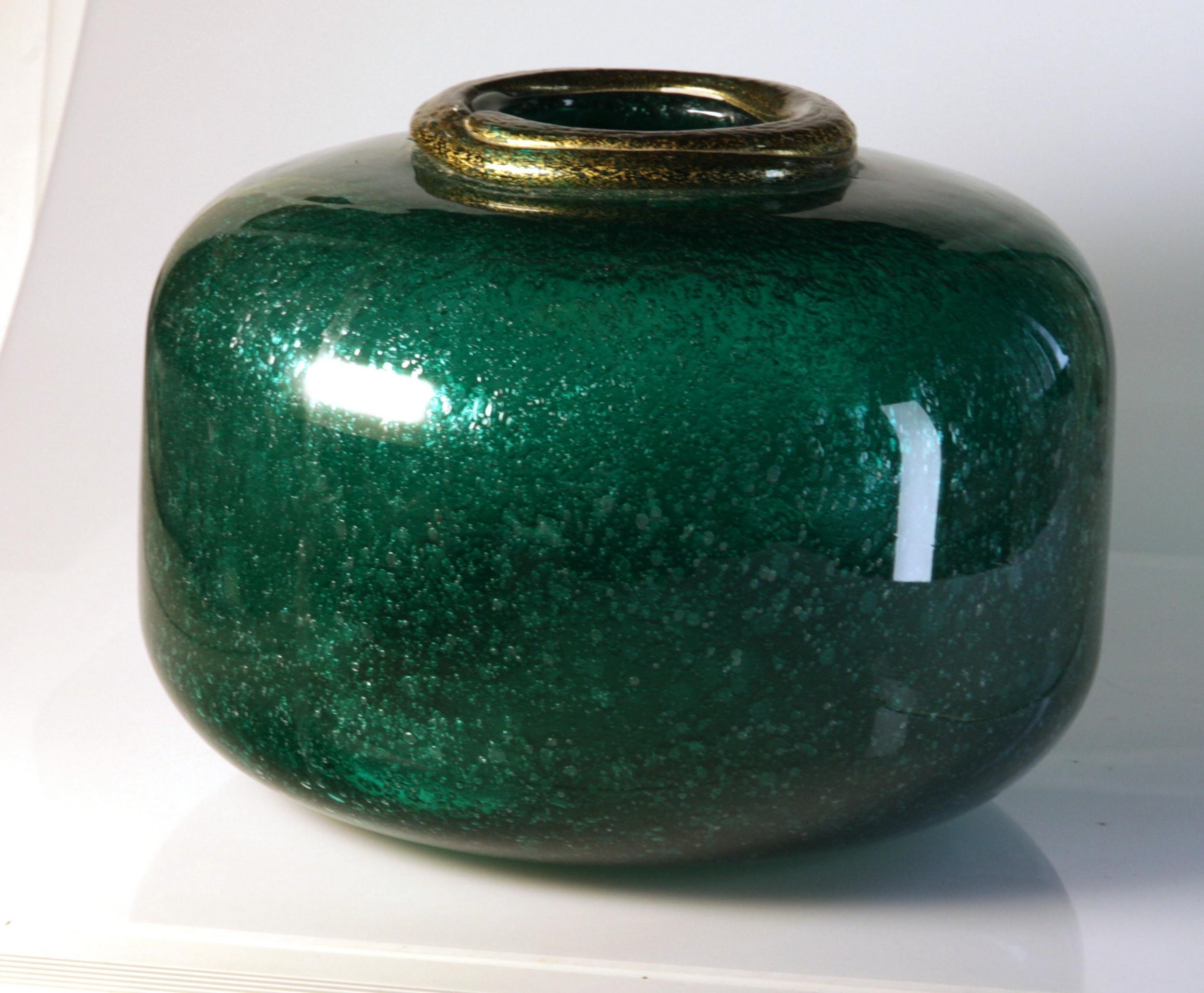 Seguso for Bisazza Emerald Murano Pulegoso Vase Gold Leaf Rim, 1993 Signed In Good Condition In Tavarnelle val di Pesa, Florence