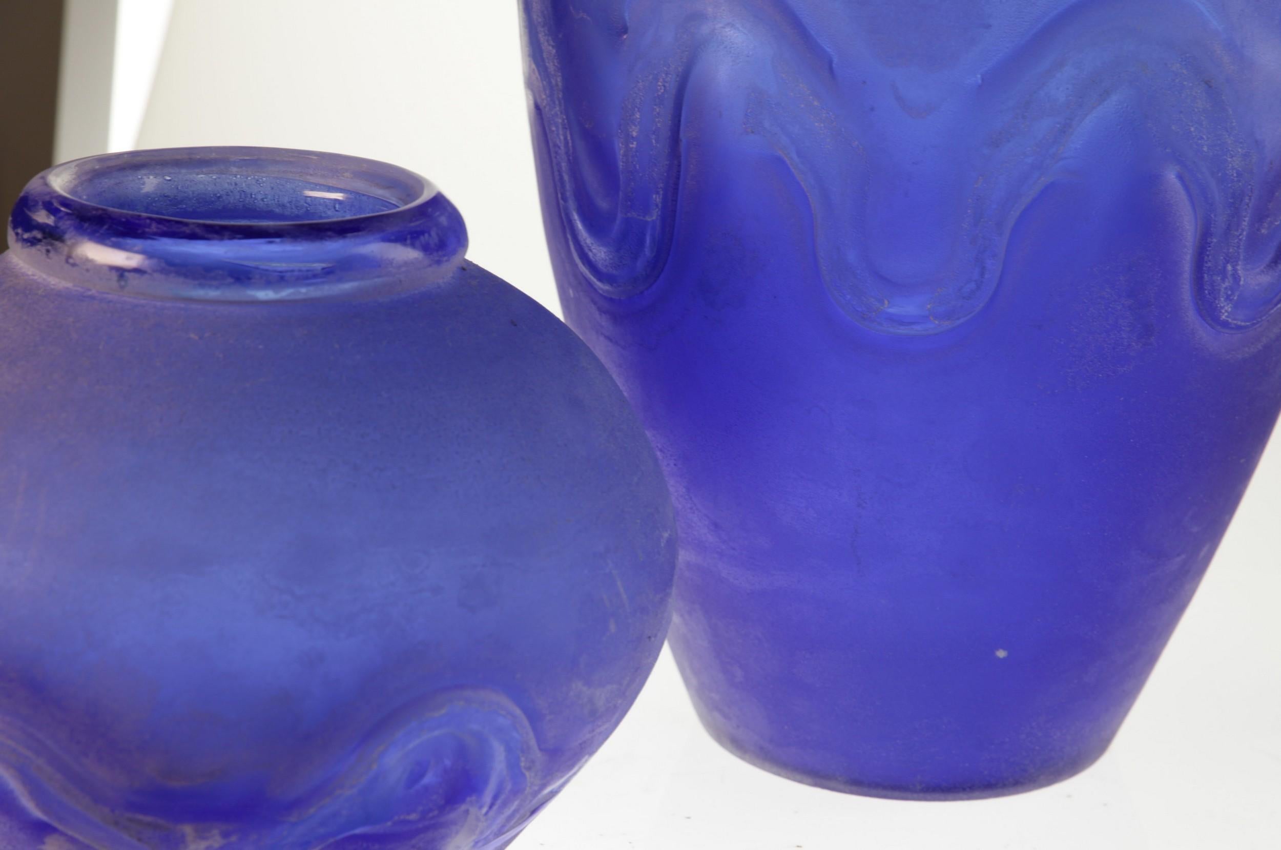Seguso for Bisazza Pair Cobalt Scavo Corroso Murano Glass Vase 1993 Signed 6