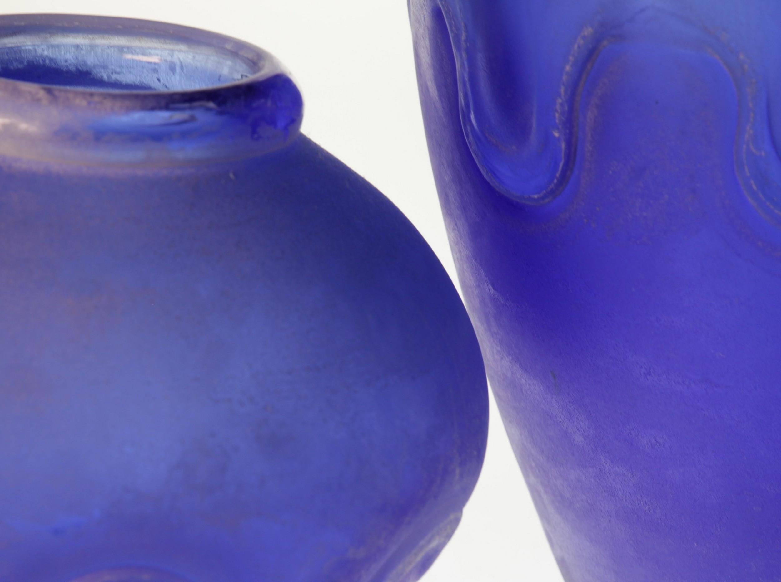 Seguso for Bisazza Pair Cobalt Scavo Corroso Murano Glass Vase 1993 Signed 8