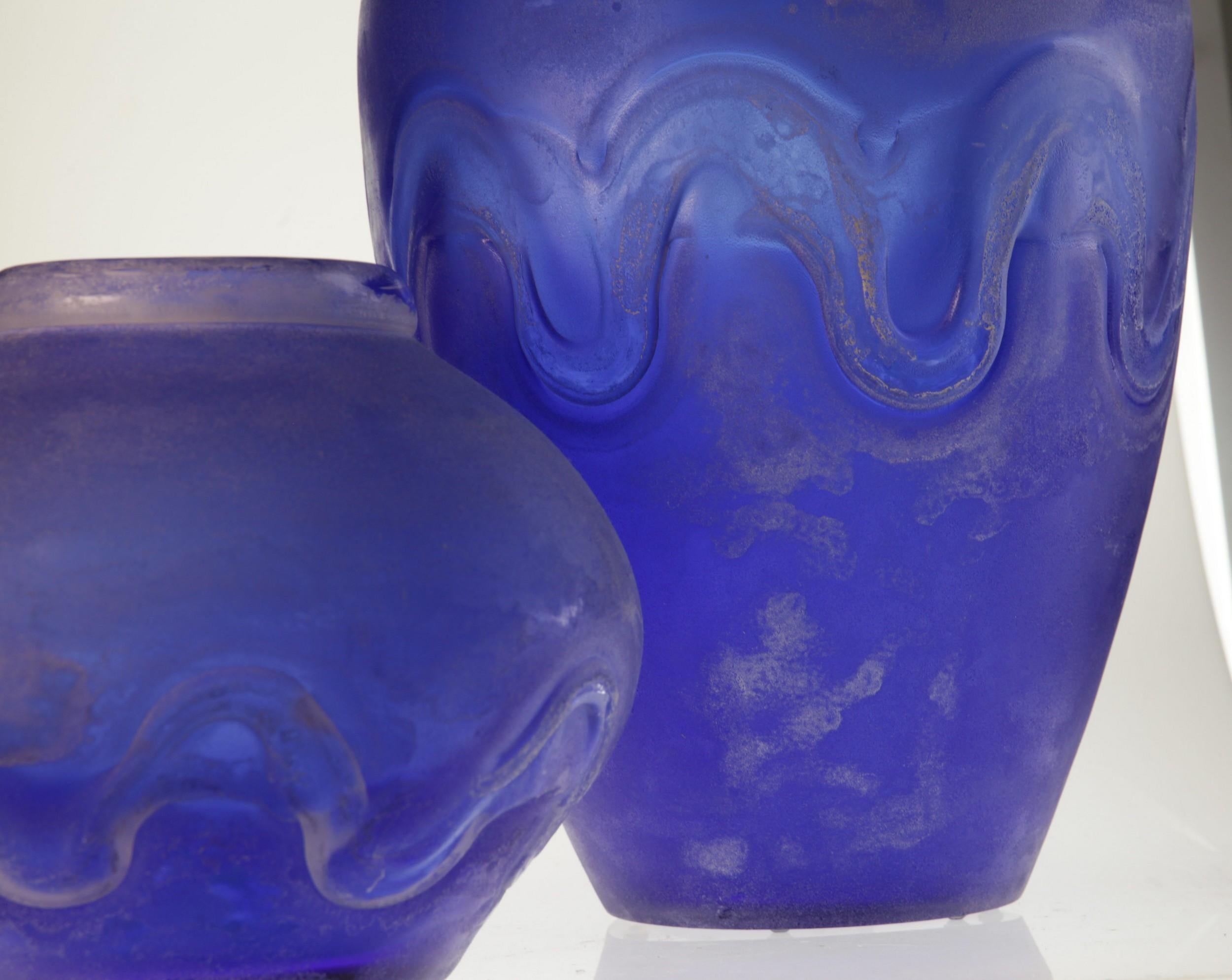 Seguso for Bisazza Pair Cobalt Scavo Corroso Murano Glass Vase 1993 Signed 10