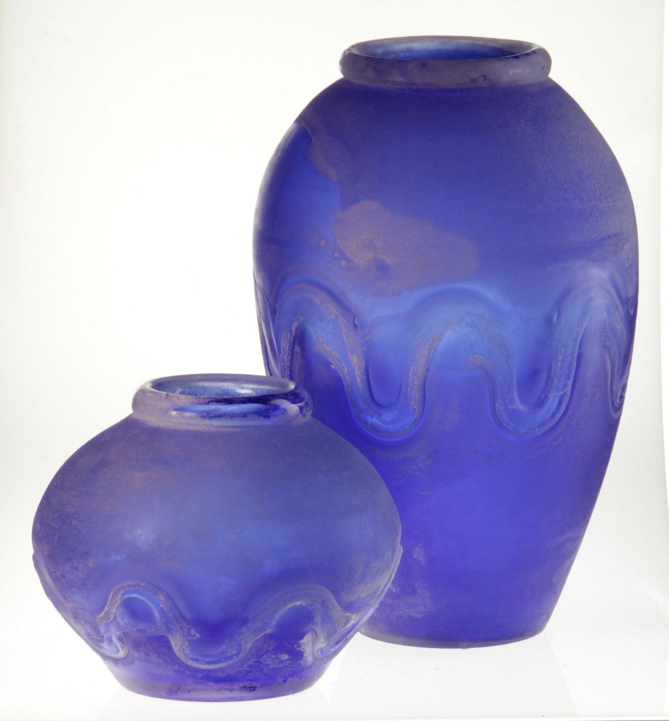 Mid-Century Modern Seguso for Bisazza Pair Cobalt Scavo Corroso Murano Glass Vase 1993 Signed
