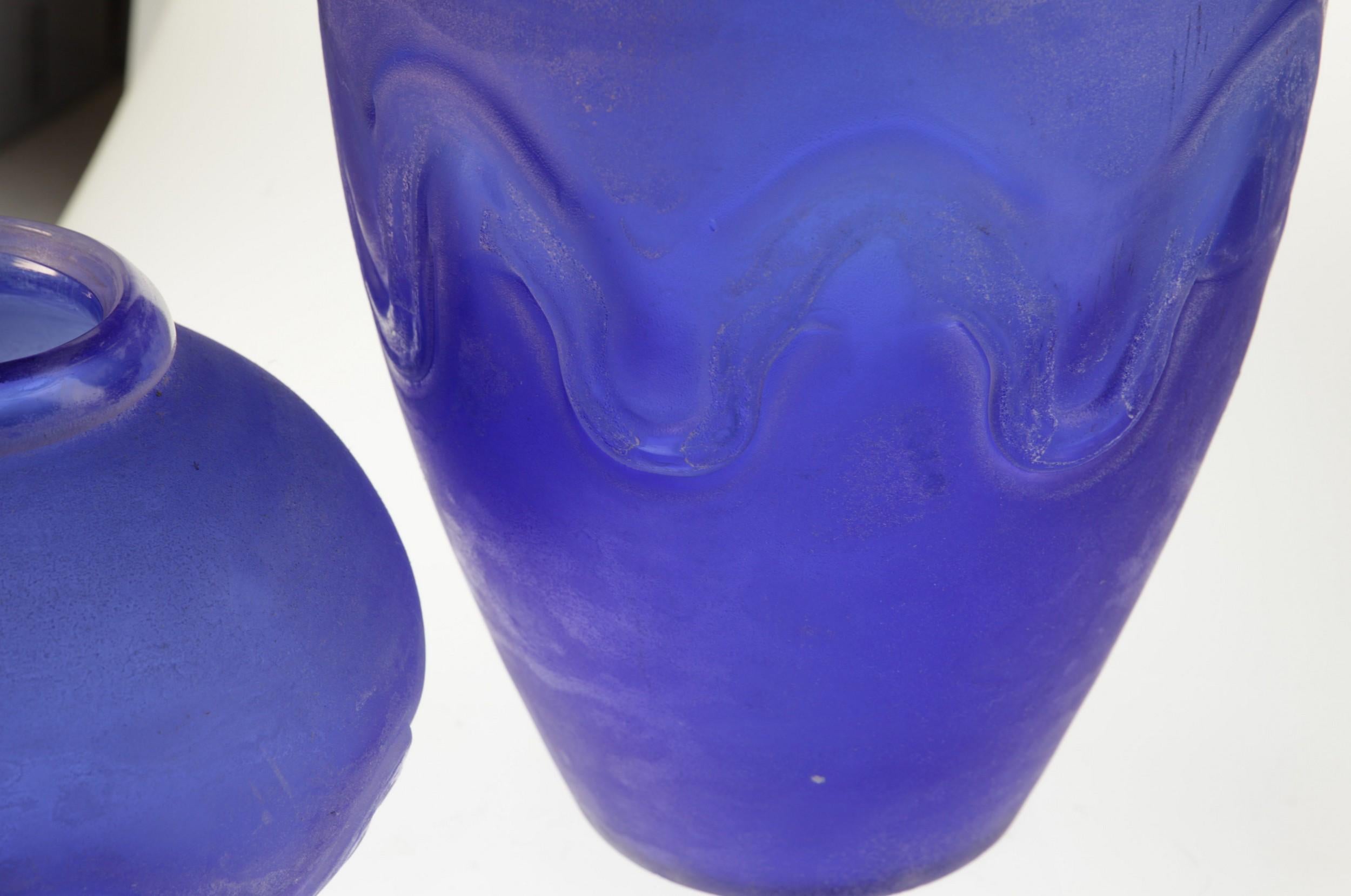Art Glass Seguso for Bisazza Pair Cobalt Scavo Corroso Murano Glass Vase 1993 Signed