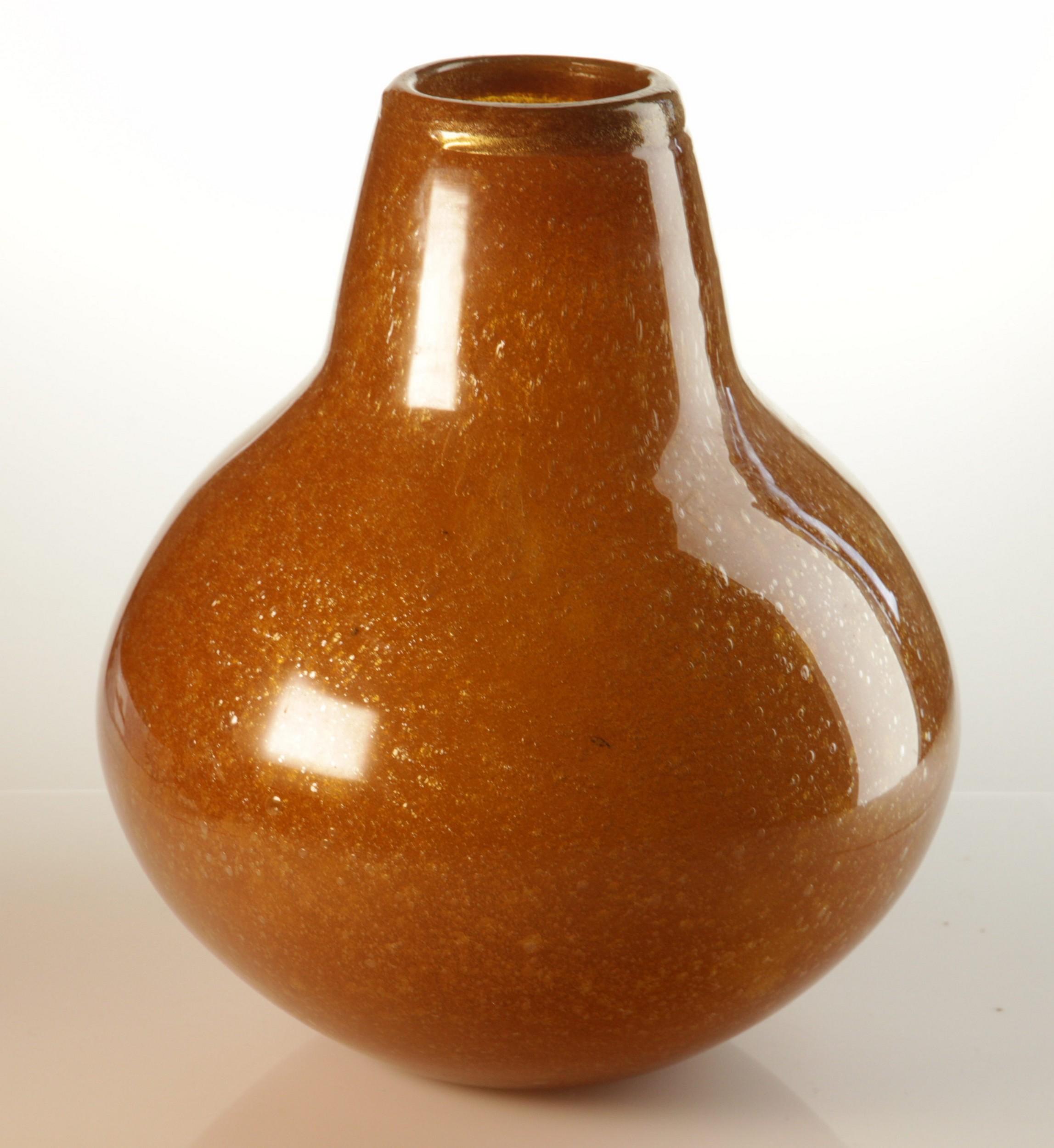 Seguso for Bisazza Pair Mustard Murano Pulegoso Vase Gold Rim, 1993 Signed In Good Condition For Sale In Tavarnelle val di Pesa, Florence