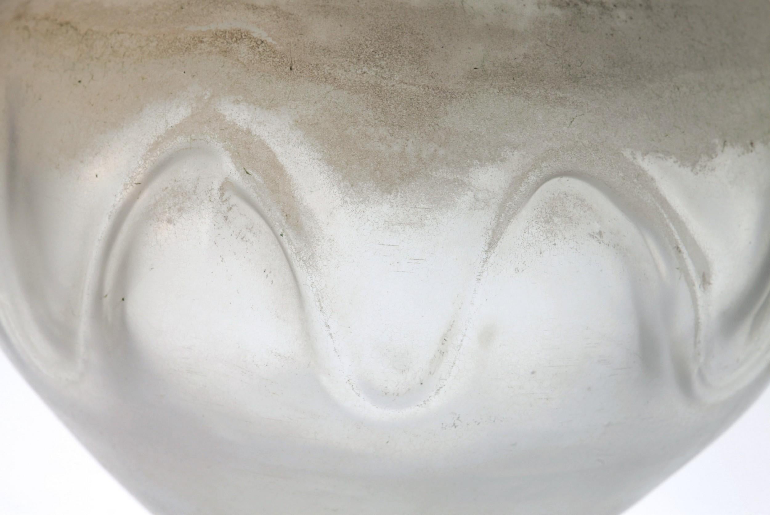 Verre d'art Seguso pour Bisazza - Vase en verre de Murano blanc Scavo Corroso signé 1993 en vente