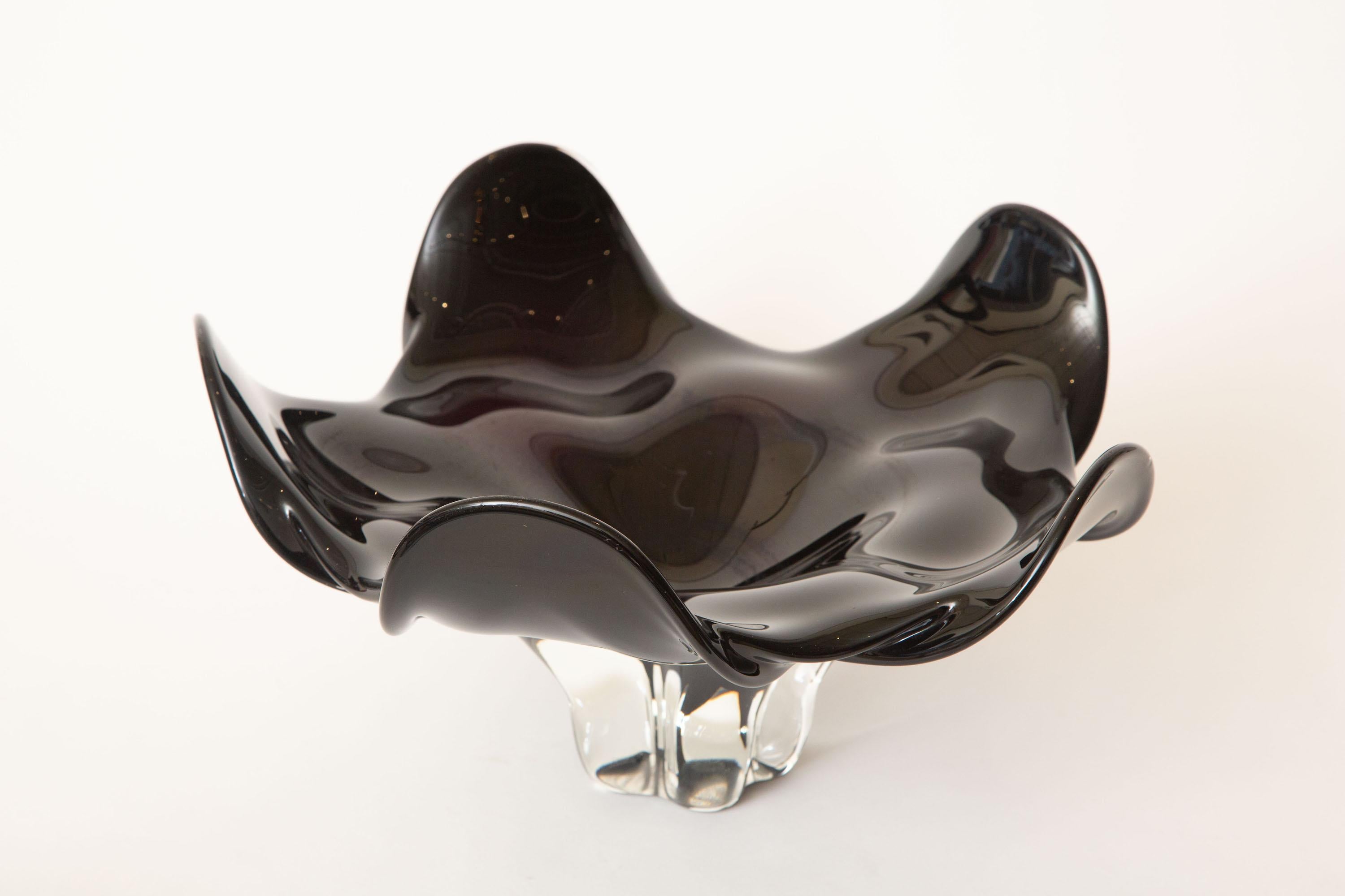 Seguso for Oggetti Sculptural Murano Black Amethyst Glass Bowl In Good Condition In North Miami, FL