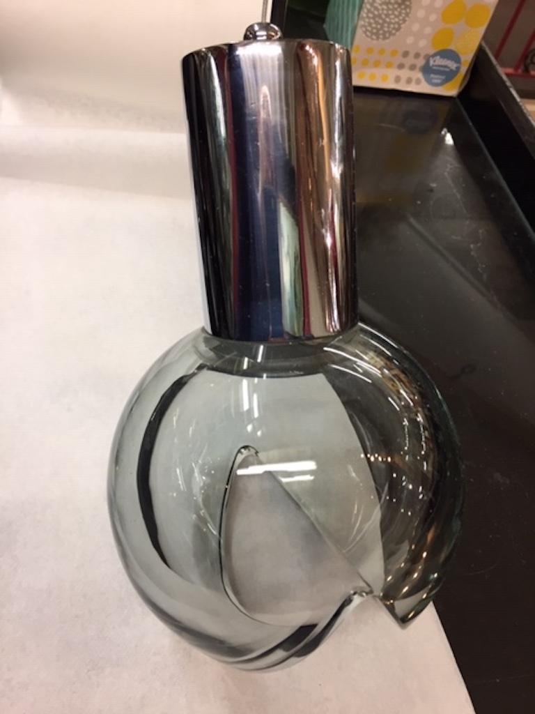 Lampe à suspension globe en verre gris Seguso en vente 2