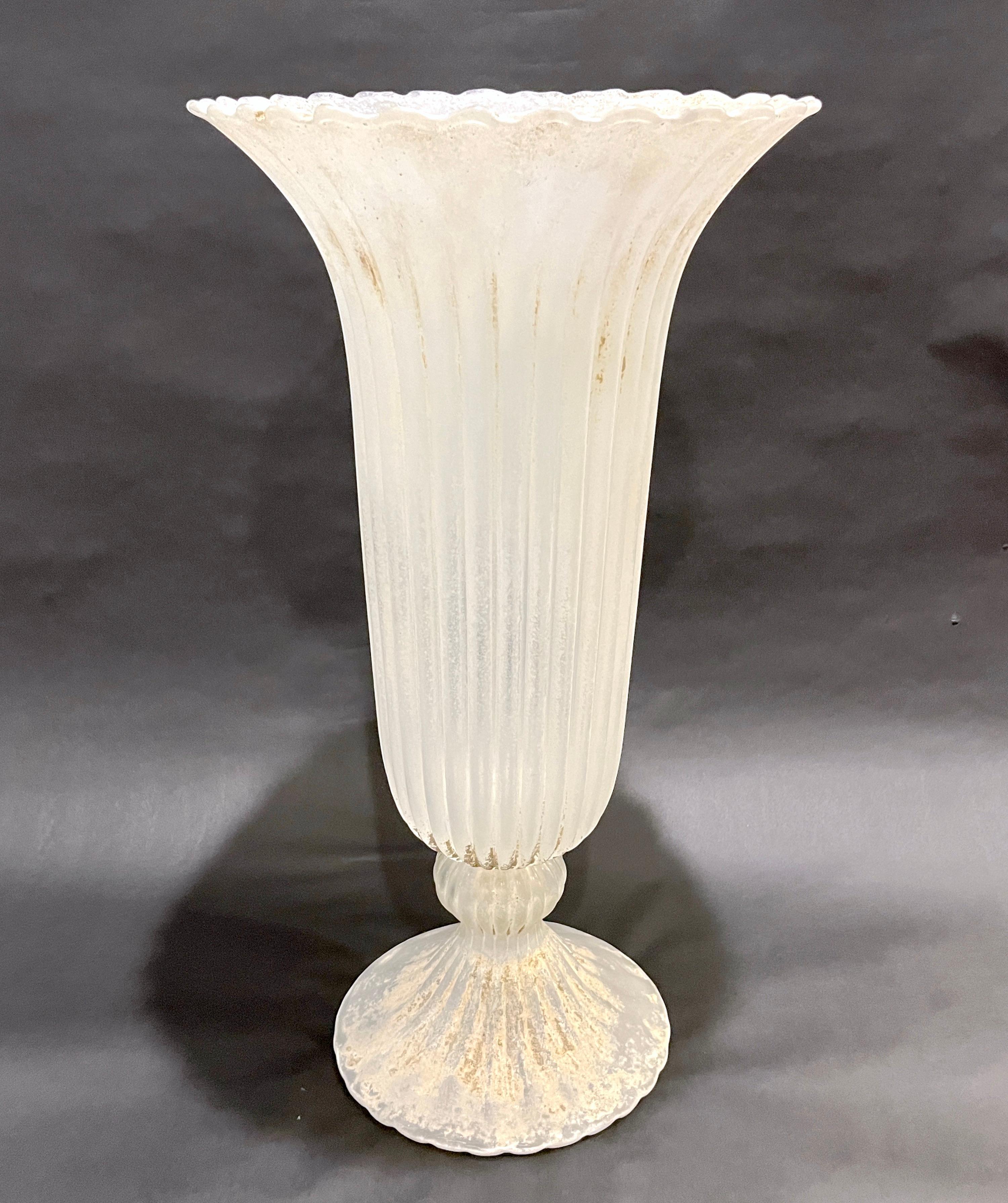 Seguso Italian Art Deco Style Vintage White Gray Tall Scavo Murano Glass Vase 5