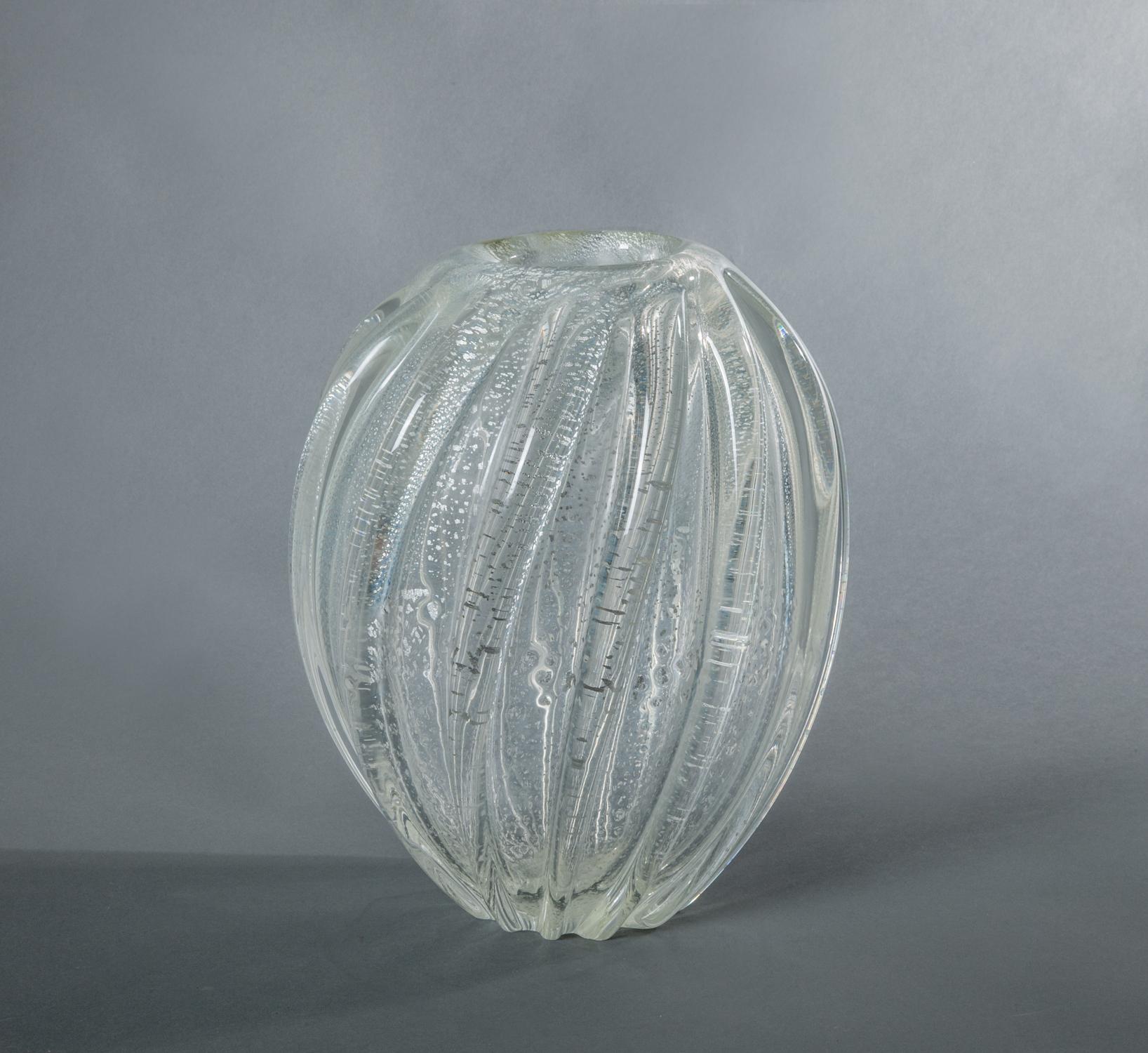 Seguso Murano Italian Glass Vase In Good Condition For Sale In Hudson, NY
