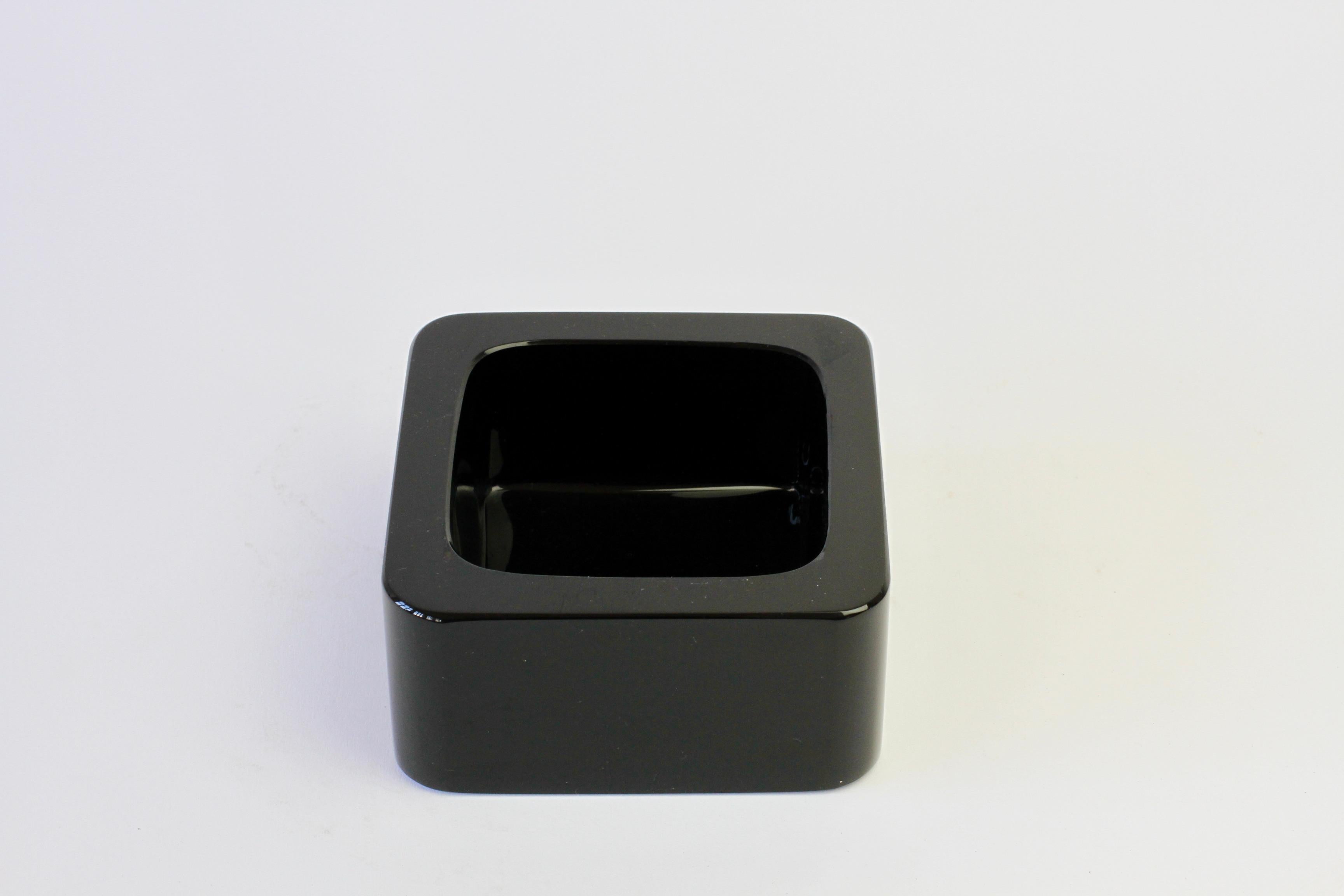 Großer quadratischer Aschenbecher aus schwarzem Muranoglas von Seguso im Springer-Stil, 1980er Jahre (20. Jahrhundert) im Angebot