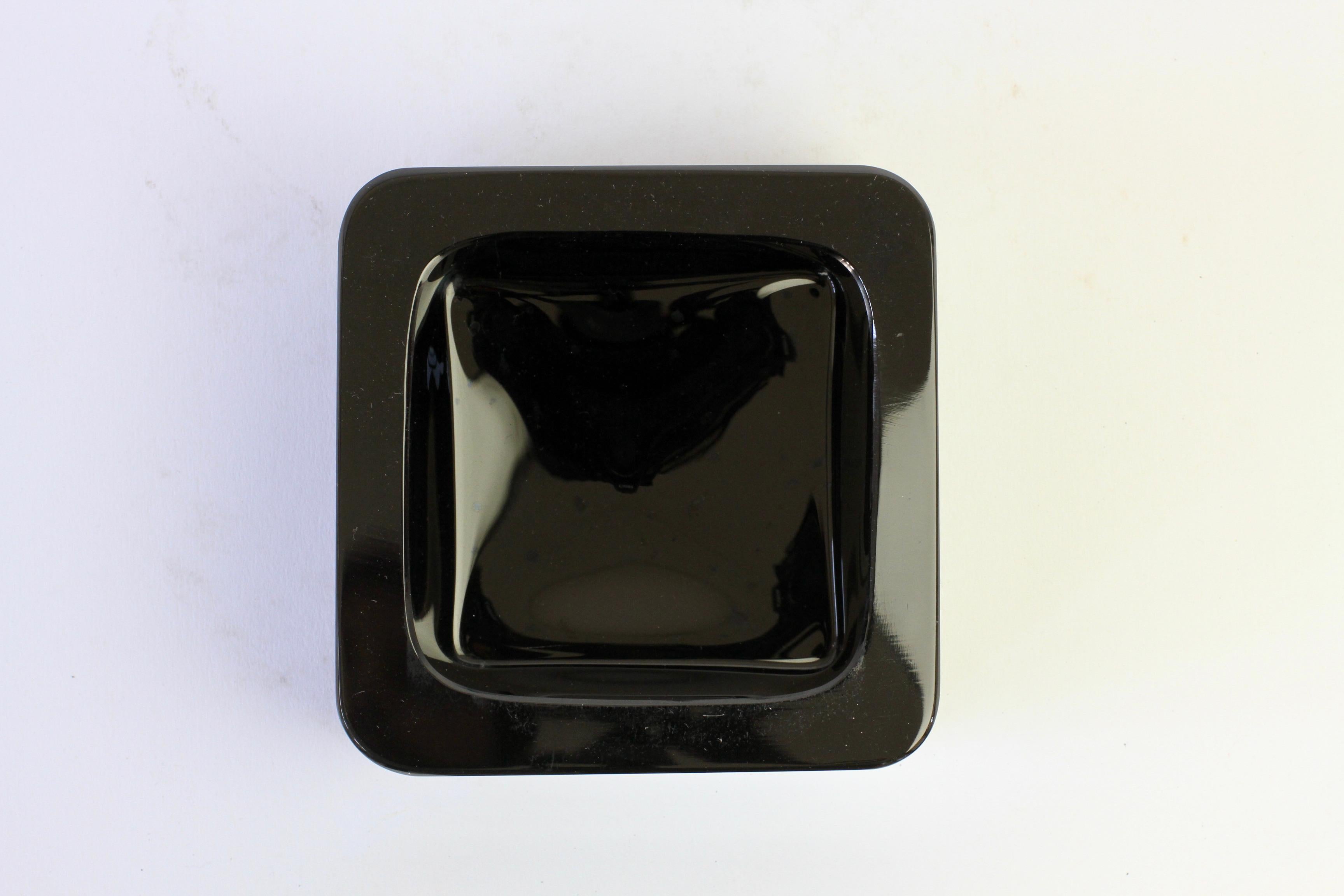 Seguso Grande ciotola quadrata in stile Springer in vetro di Murano nero Posacenere anni '80 in vendita 1
