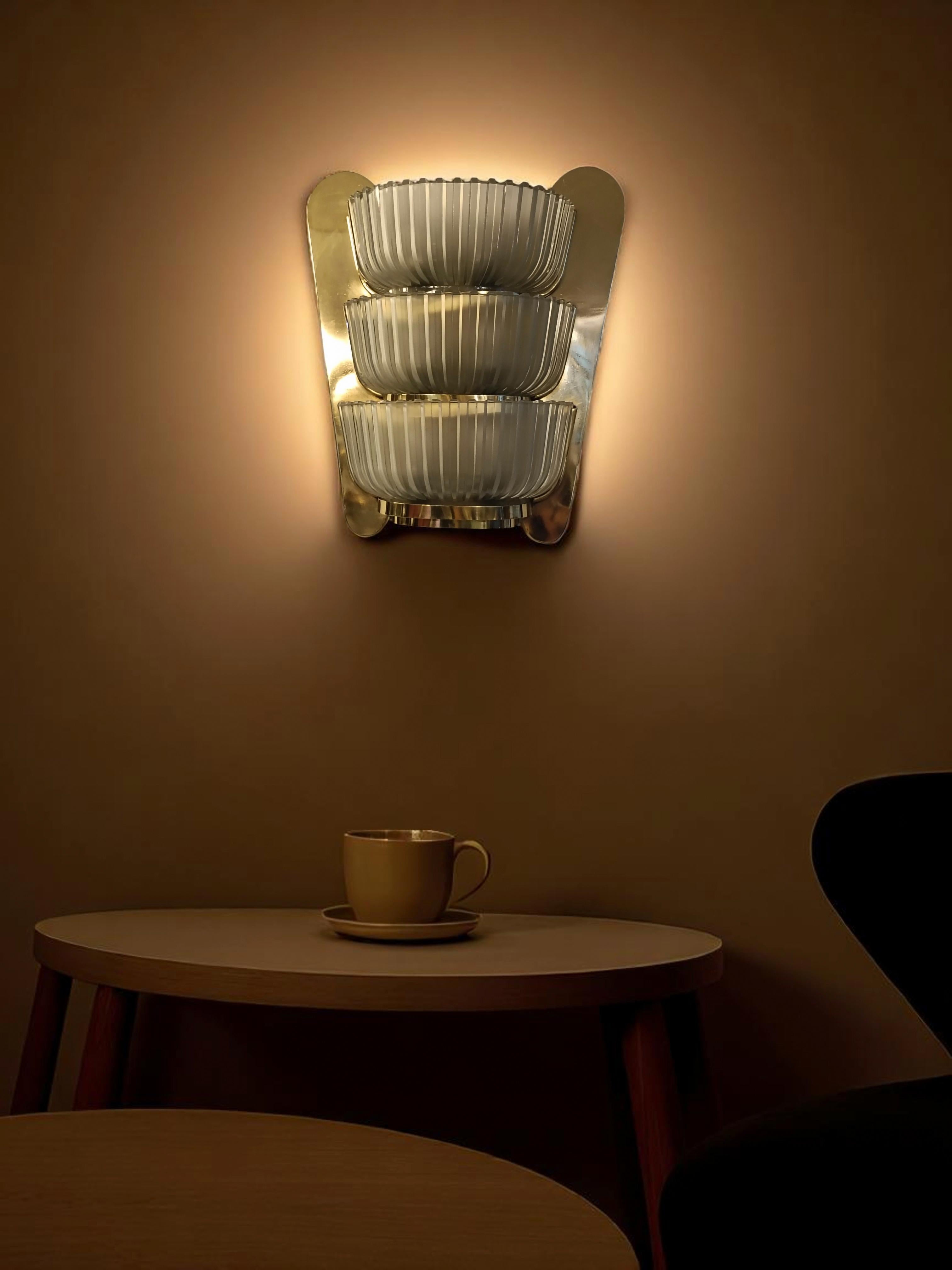 Seguso Meravigliosa Lampada da Parete in Ottone e Vetro Acidato, Italia 1930s im Angebot 2