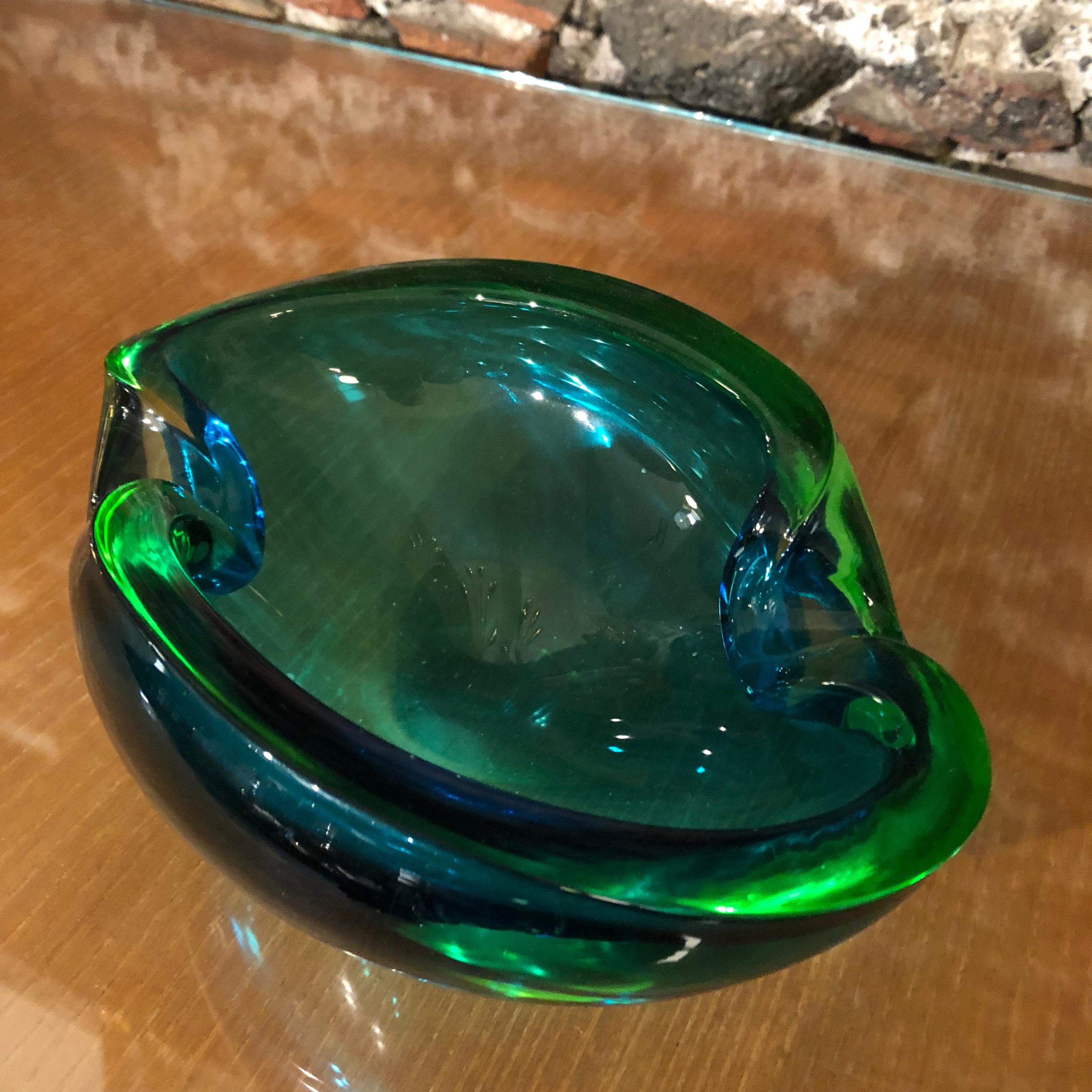 Seguso Mid-Century Modern Italian Green and Blue Murano Glass Ashtray, 1970 4