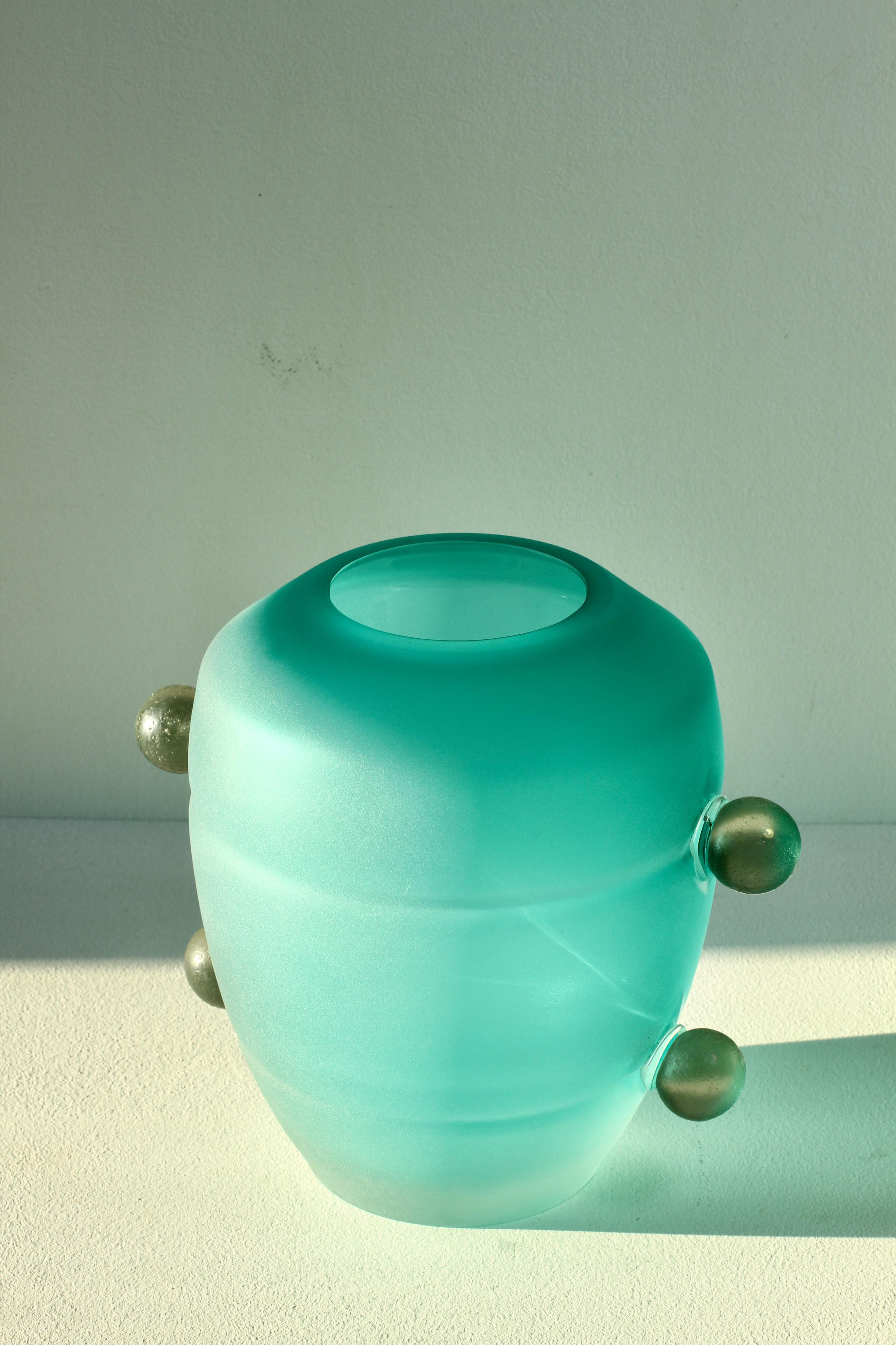 Seguso Mid-Century Modern Large Textured Italian Green Murano Glass Vase 1980s For Sale 4