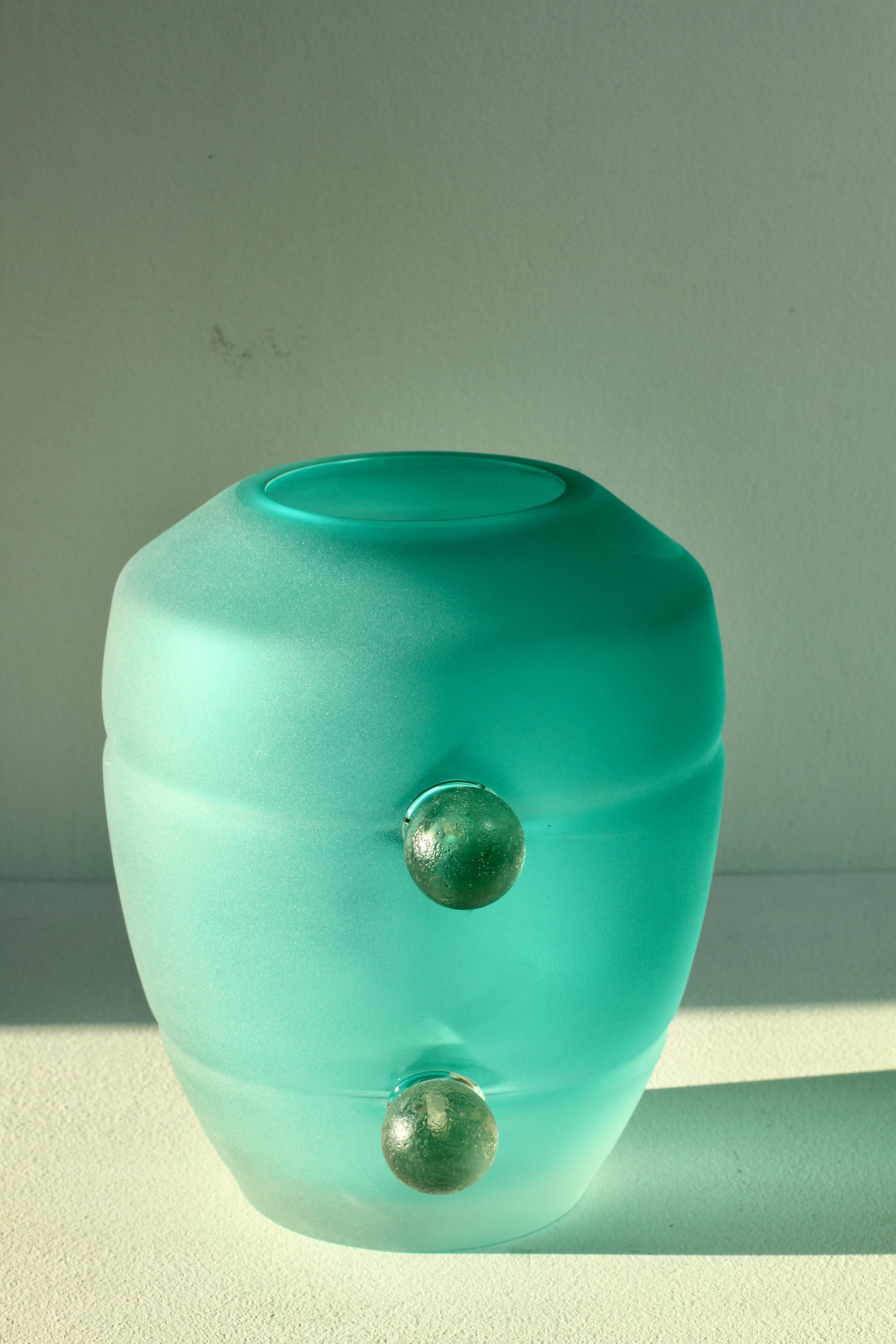 Seguso Moderno de mediados de siglo Gran jarrón de cristal de Murano verde italiano texturado Años 80 Vidrio soplado en venta