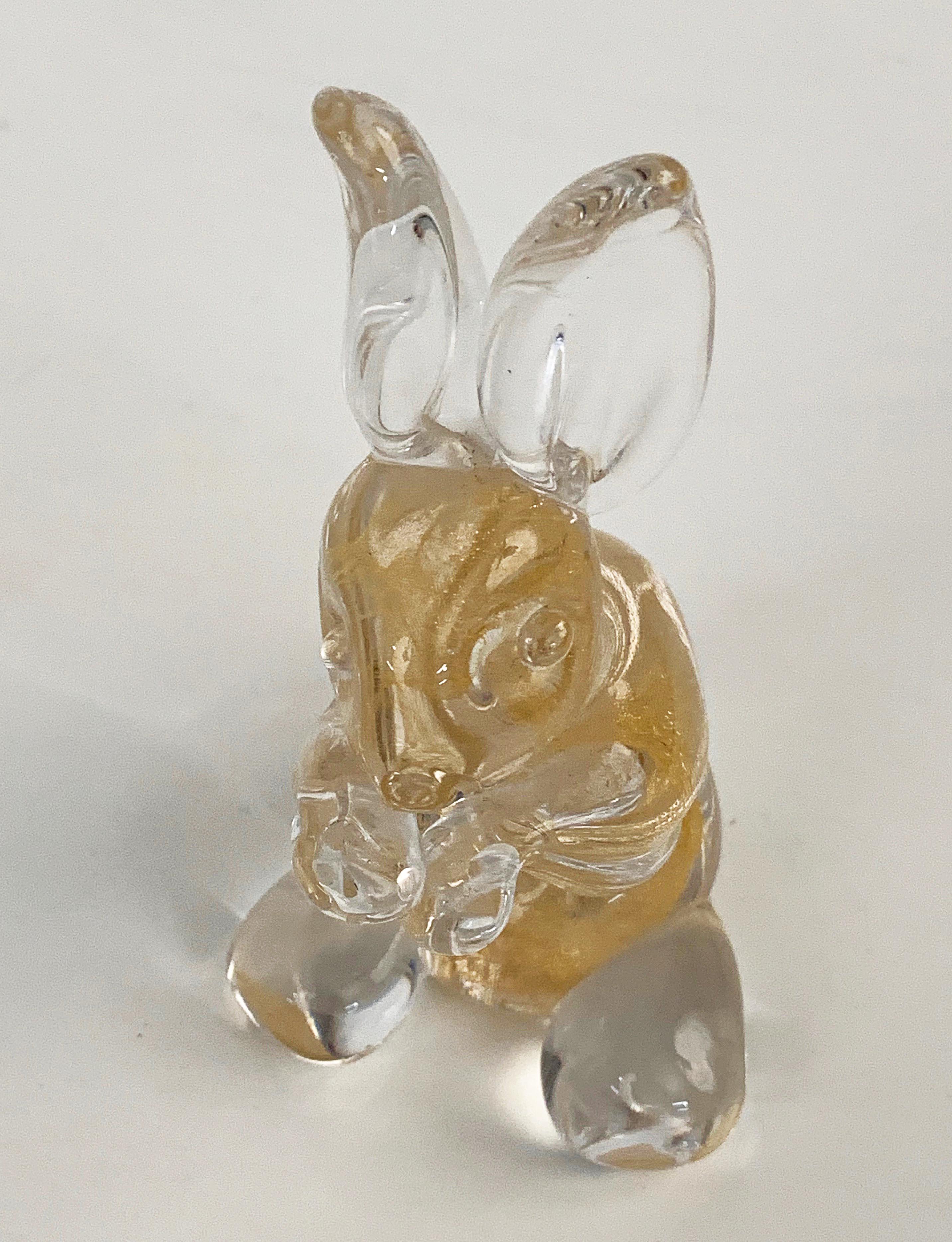Verre de Murano Sculpture de lapin italienne Seguso en verre de Murano du milieu du siècle dernier avec des points dorés, années 1960 en vente