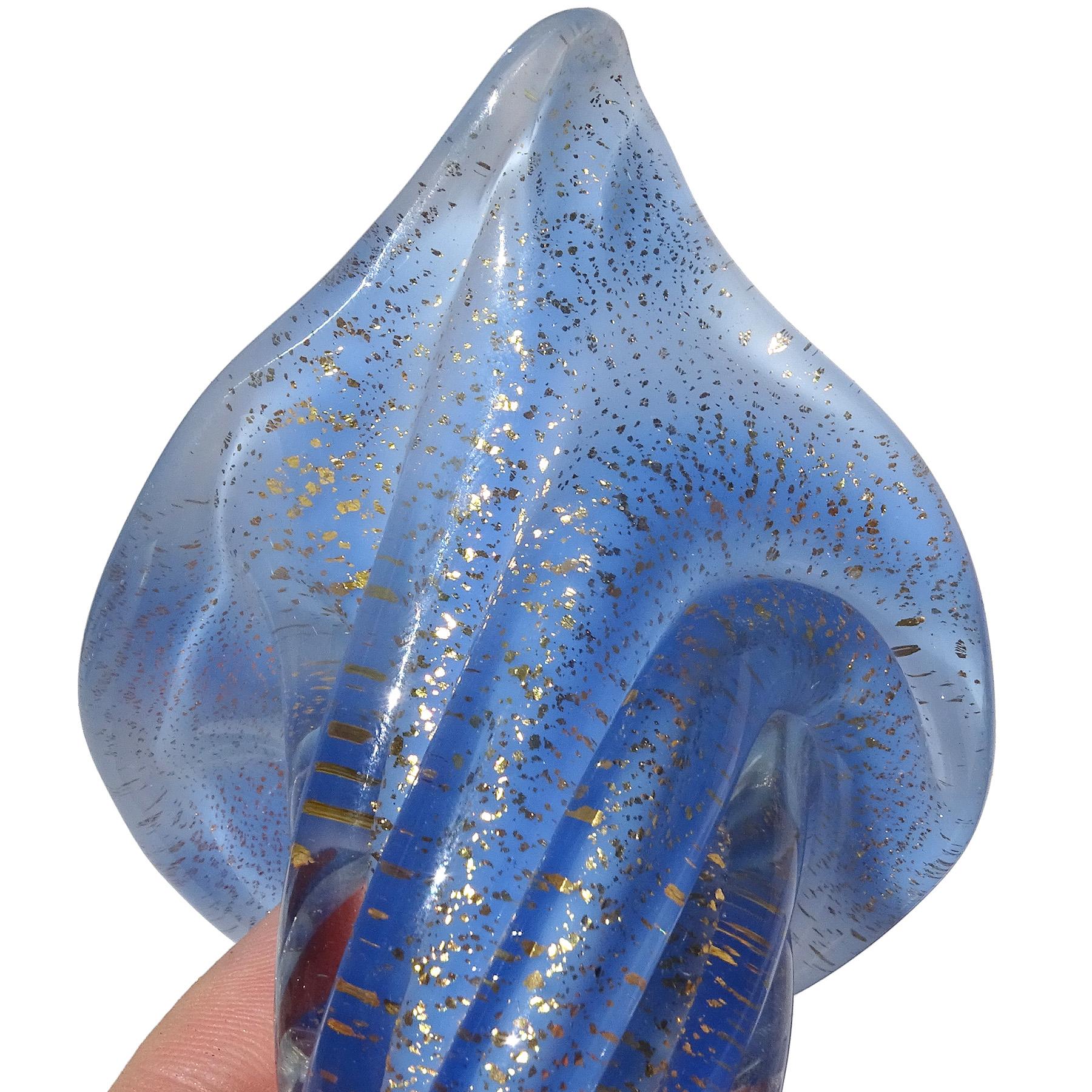 Jarrón Cornucopia de vidrio artístico italiano Seguso Murano 1950 Moteado de oro Azul ópalo en Bueno estado para la venta en Kissimmee, FL