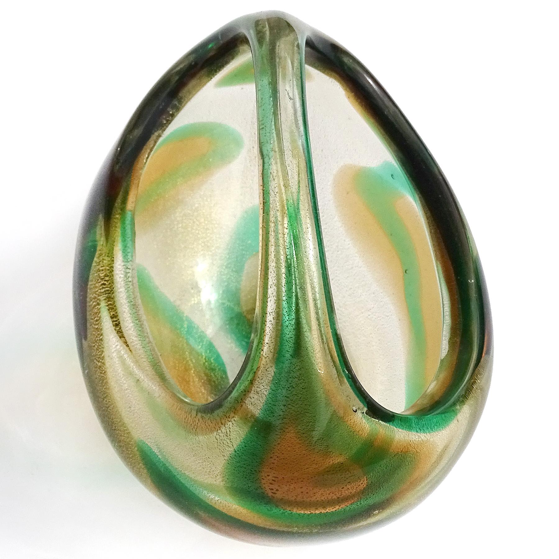 Seguso Murano 1952 Macchia Ambra Verde Gold Flecks Italian Art Glass Basket Vase In Good Condition In Kissimmee, FL