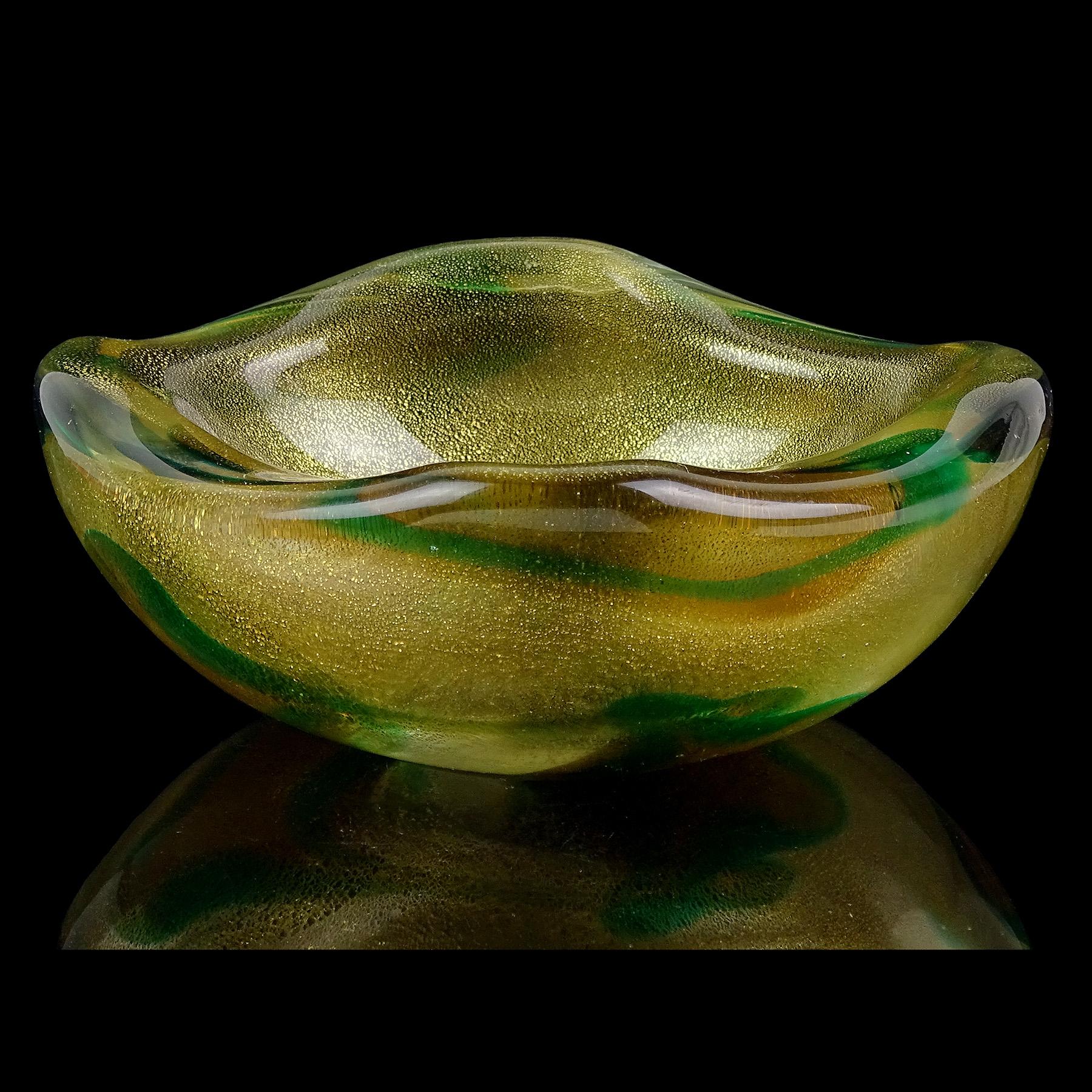 Mid-Century Modern Seguso Murano 1952 Macchia Ambra Verde Gold Flecks Italian Art Glass Bowl For Sale