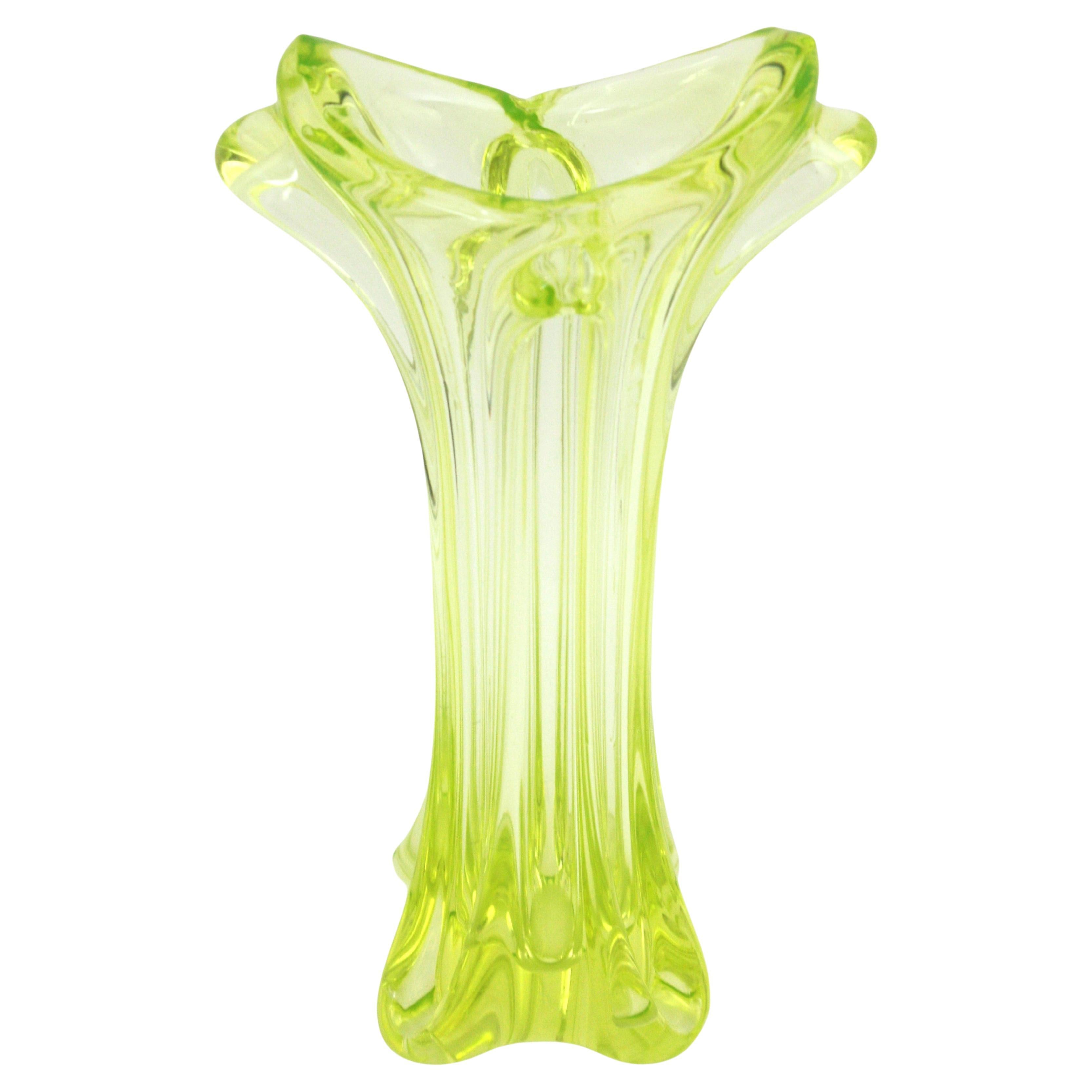 Vaso grande in vetro artistico giallo acido di Seguso, anni '50