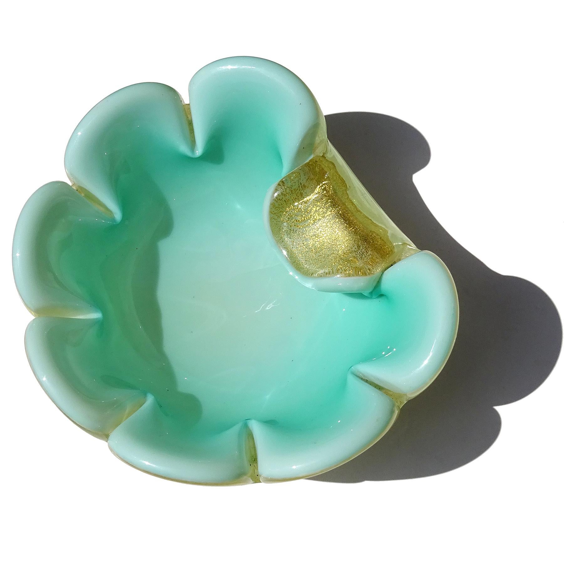 Italiano Seguso Murano Aqua Green Celadon Gold Flecks Italian Art Bowl Flower Dishl in vendita