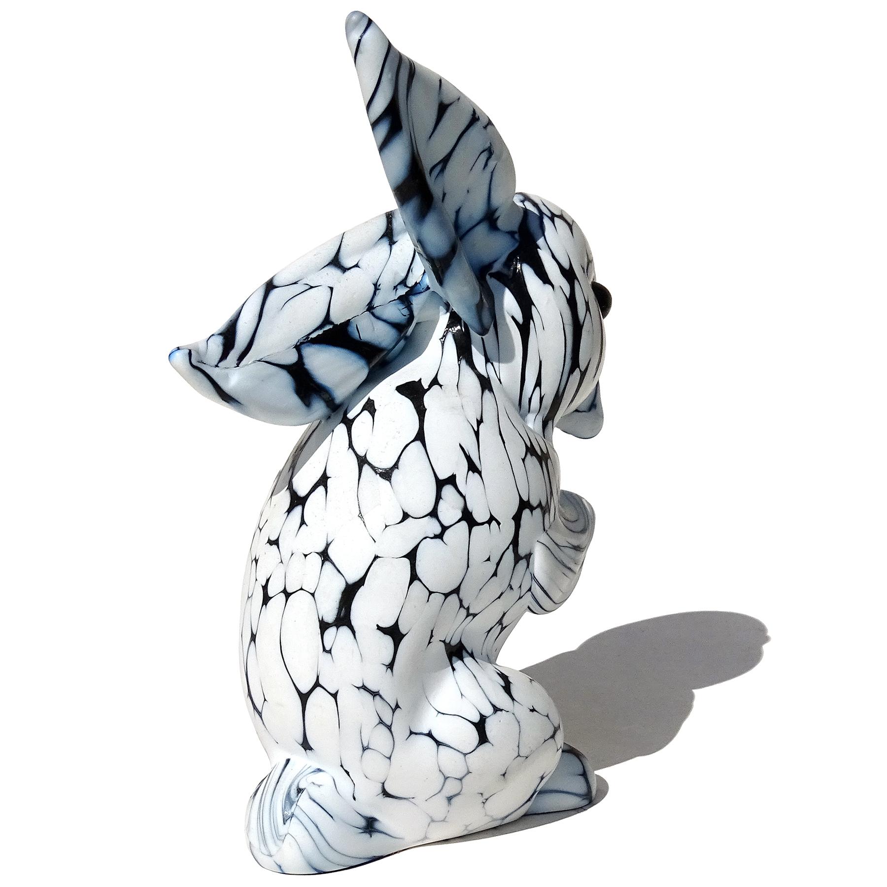 Seguso Murano Black White Italian Art Glass Bunny Rabbit Figurine Sculpture In Good Condition For Sale In Kissimmee, FL