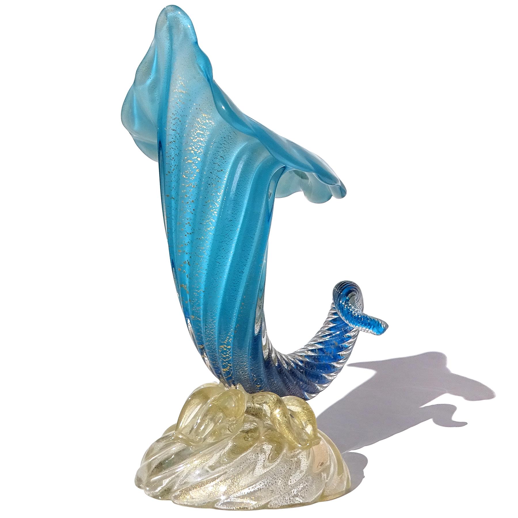 Seguso Murano Blue Opalescent Gold Flecks Base Italian Art Glass Flower Vase In Good Condition For Sale In Kissimmee, FL