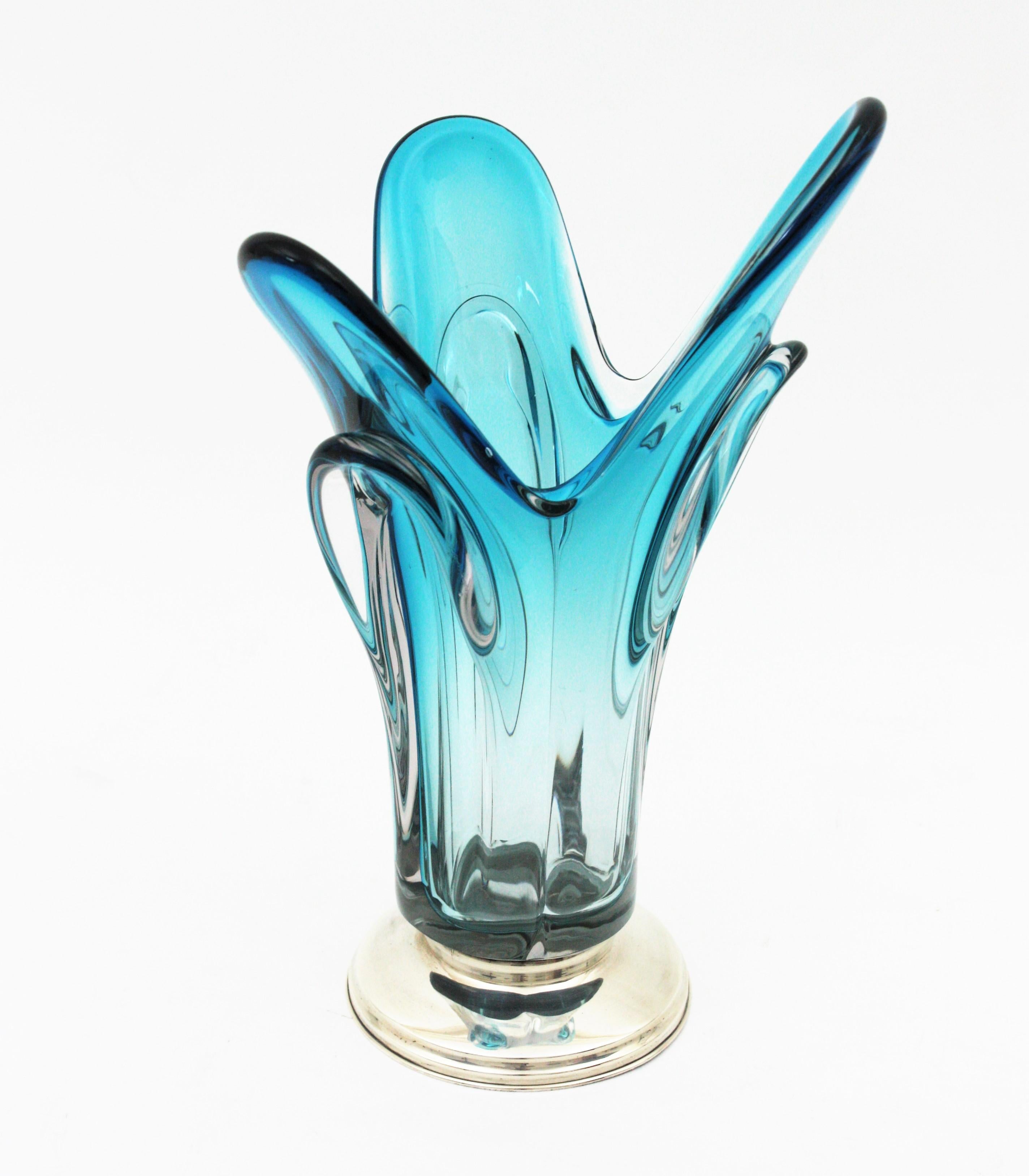 Seguso Murano Blue Sommerso Pulled Art Glass Vase, 1960s  For Sale 2