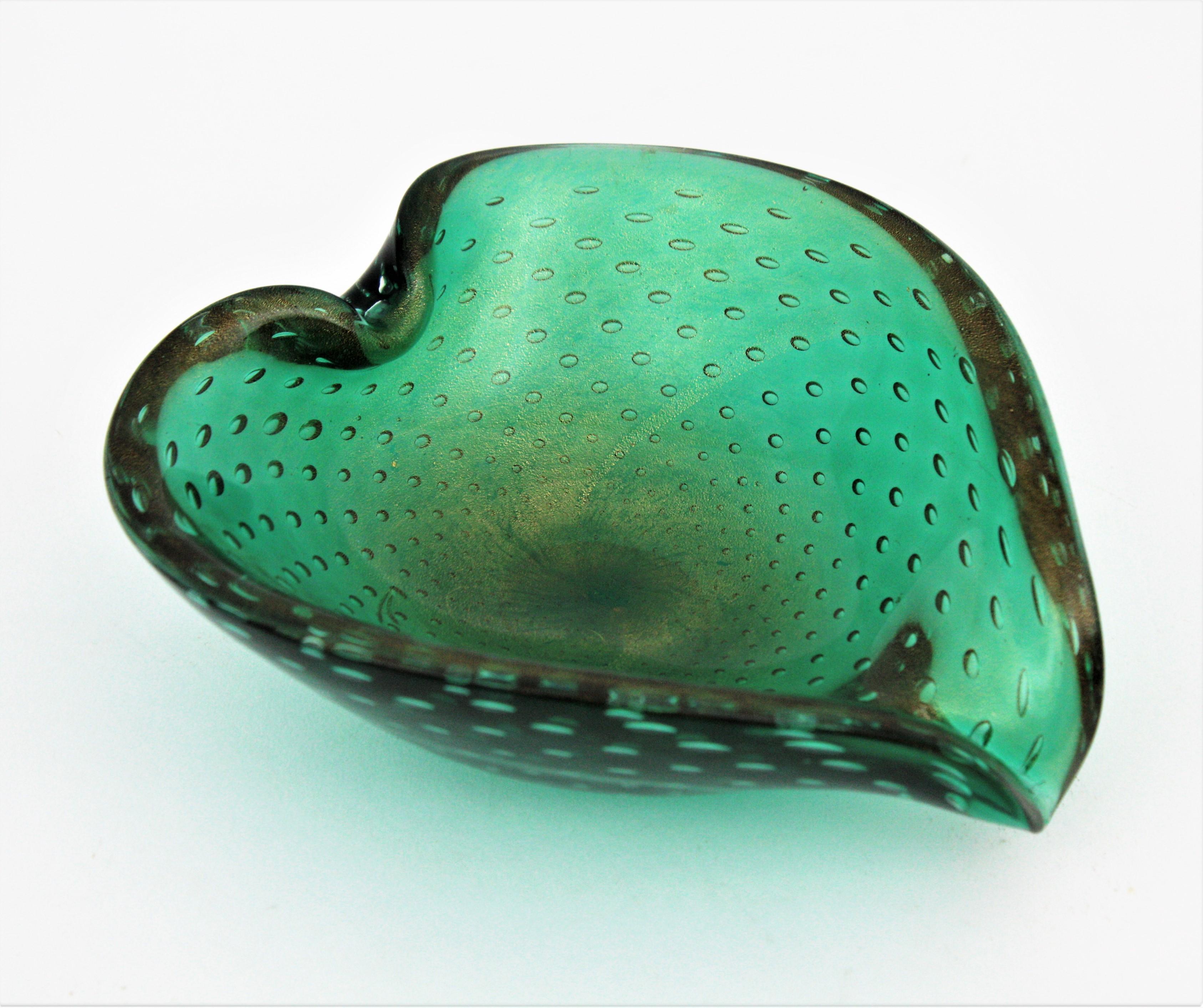 20th Century Seguso Murano Bullicante Green Art Glass Heart Bowl with Gold Dust