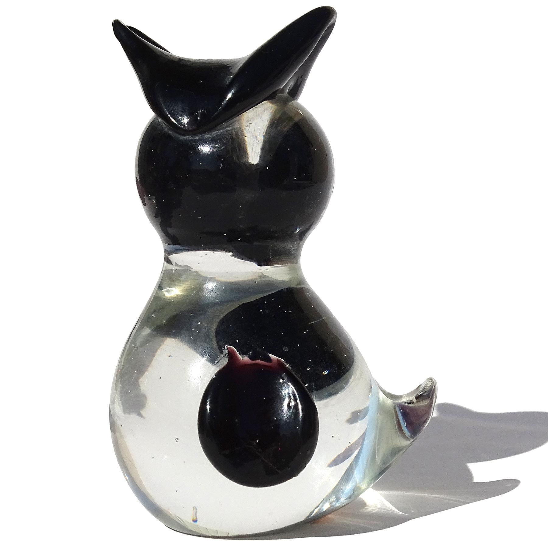 Seguso Murano Clear with Black Accents Italian Art Glass Owl Bird Figurine In Good Condition For Sale In Kissimmee, FL