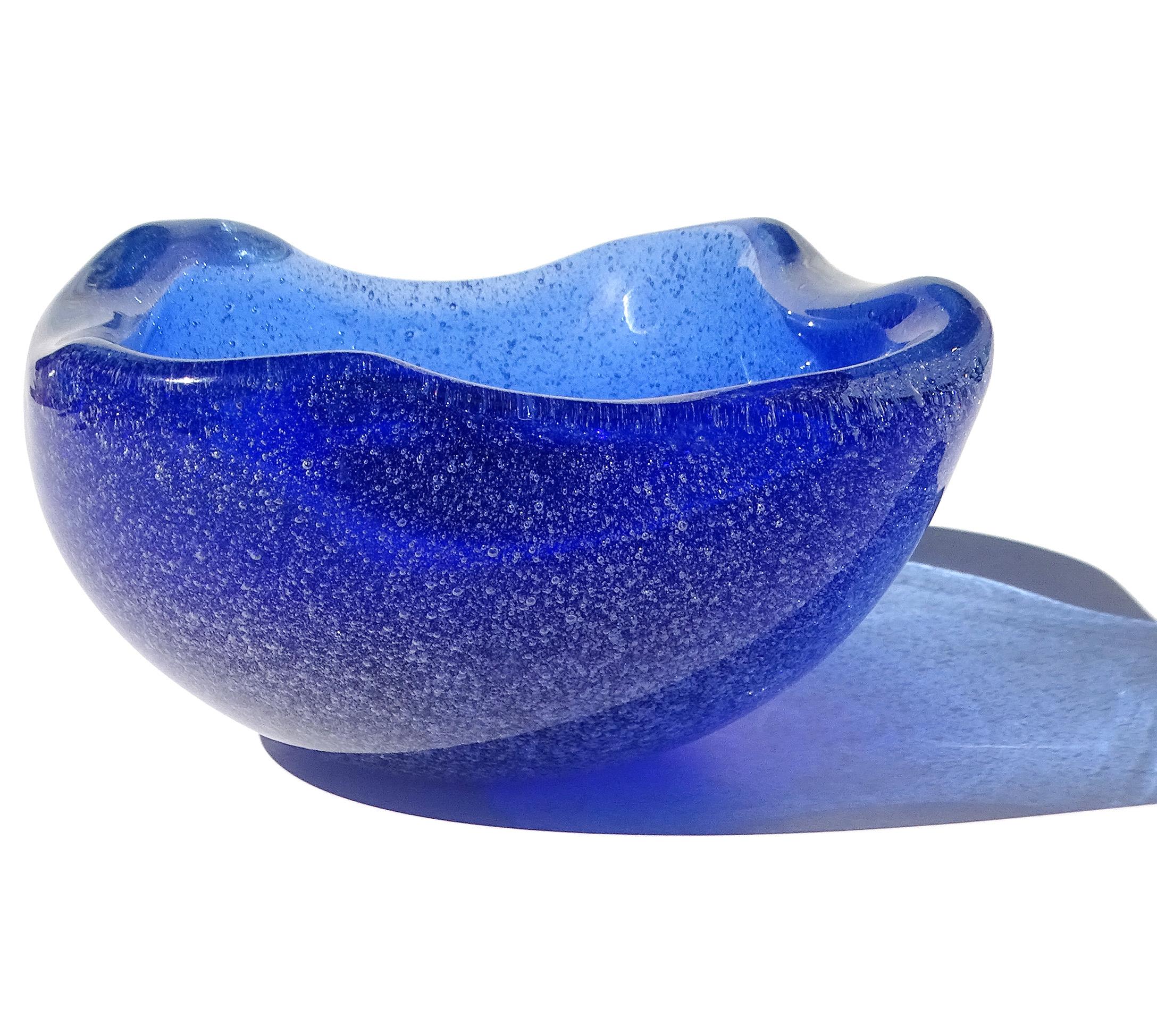 Mid-Century moderno Seguso Murano Blu Cobalto a Bollicine Pulegoso Ciotola in vetro artistico italiano Vide-Poche in vendita