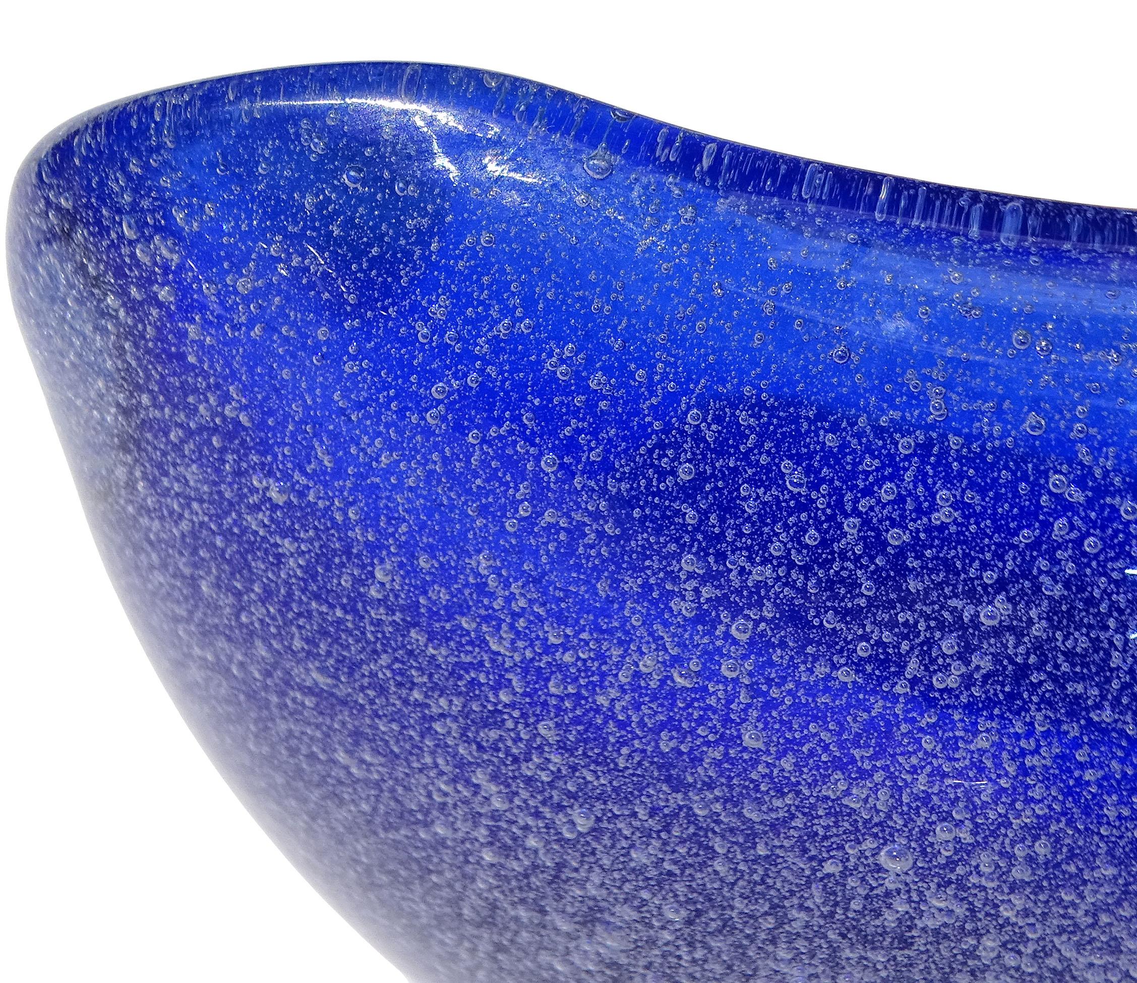 XX secolo Seguso Murano Blu Cobalto a Bollicine Pulegoso Ciotola in vetro artistico italiano Vide-Poche in vendita