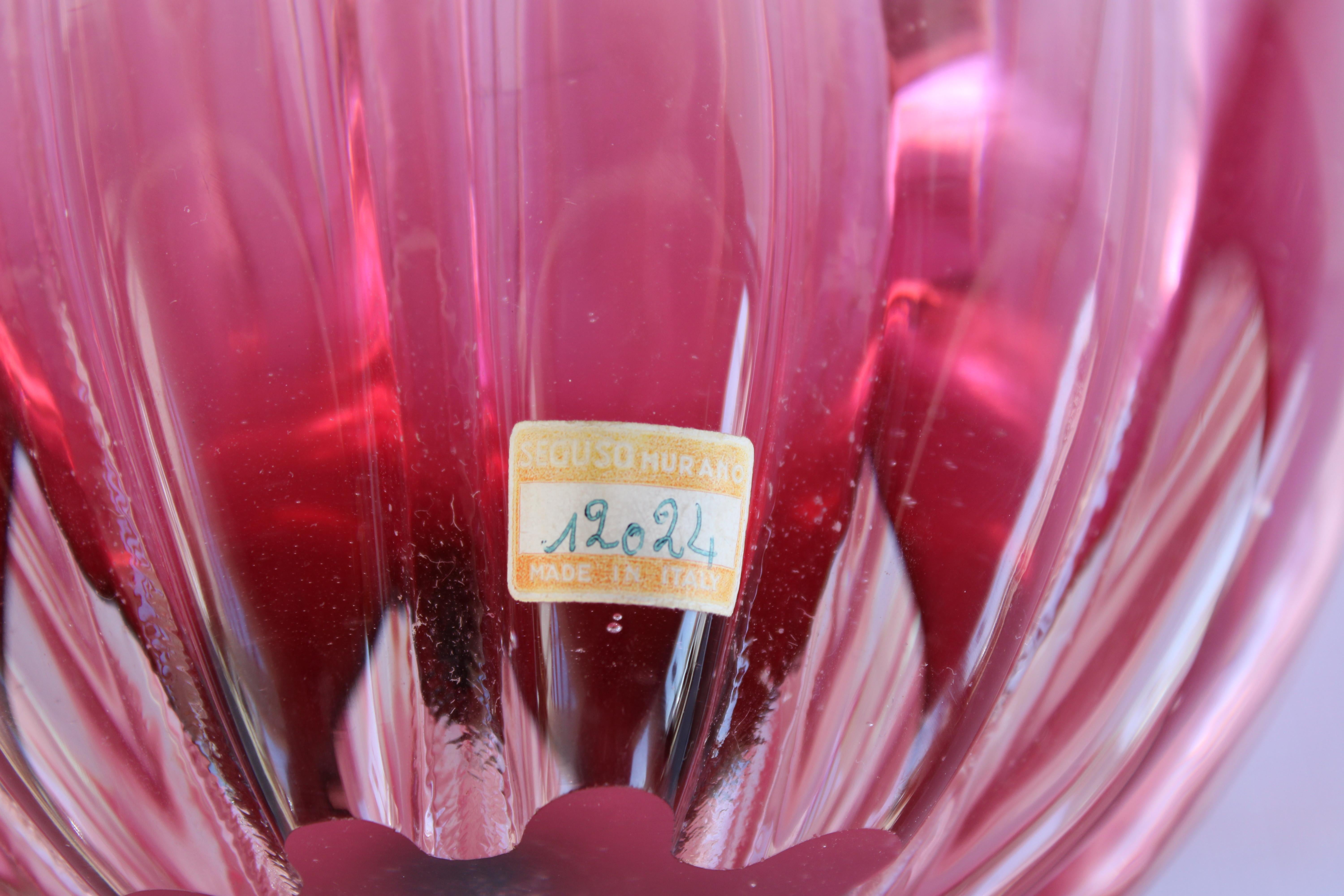 Vaso di vetro Seguso Murano Cranberry In condizioni buone in vendita a Palm Springs, CA
