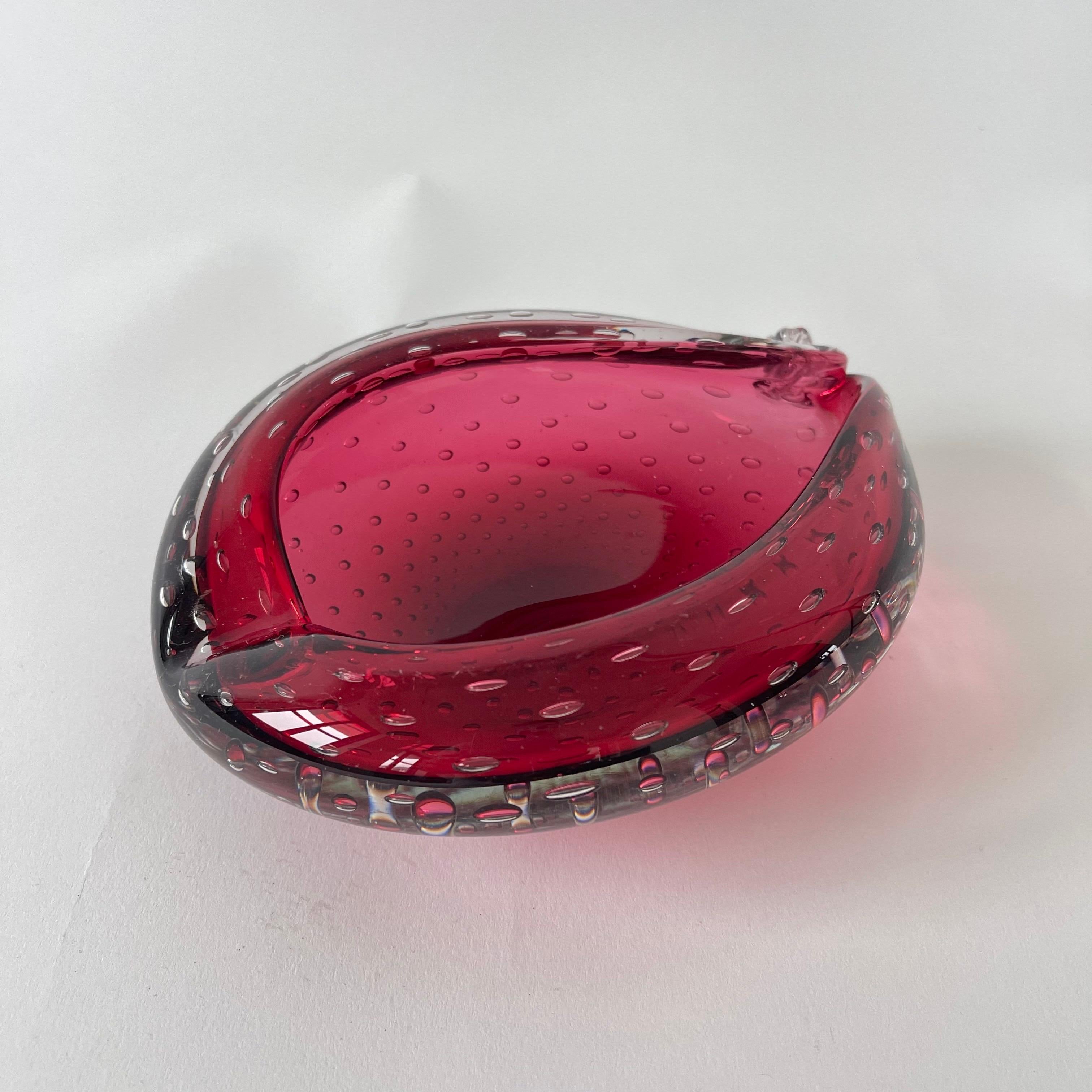 Cuenco o cenicero de cristal Bullicante Rojo Profundo de Seguso Murano, Italia, años 60 Italiano en venta