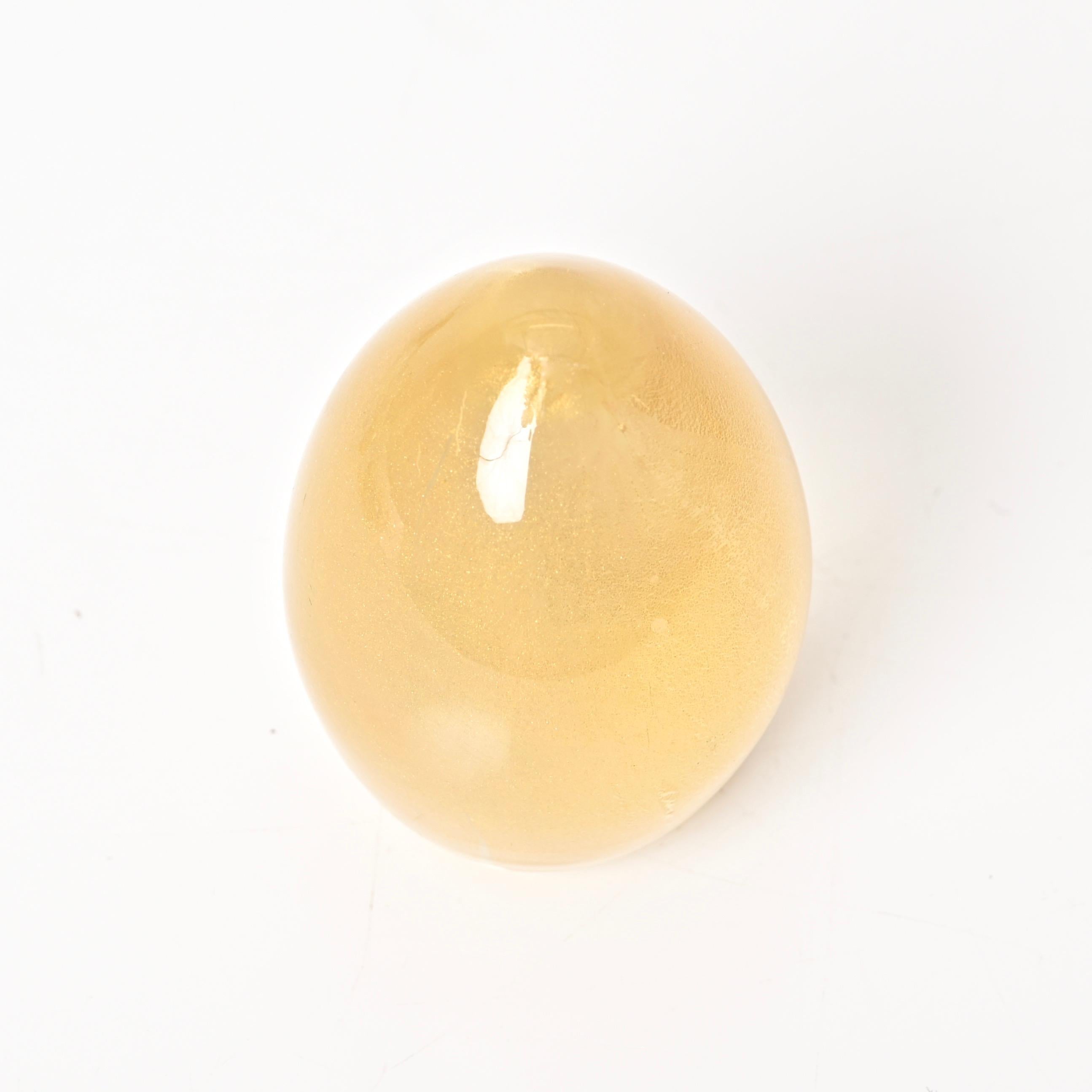 Seguso Murano Egg Paperweight in Murano Glass with Gold Dust, Italy 1950s For Sale 1